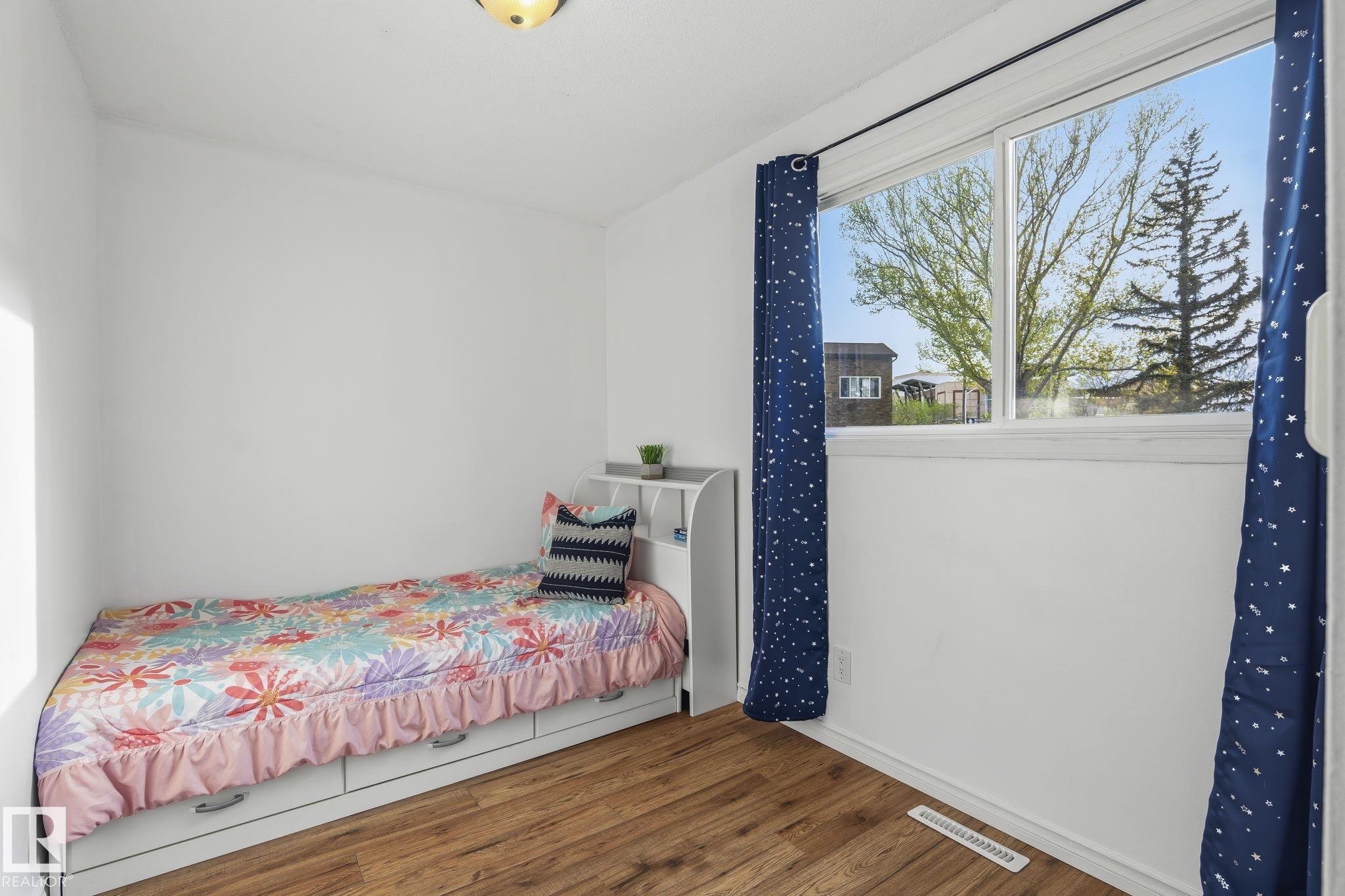 https://zimg.paragon.ice.com/ParagonImages/Property/PM/RAE/225402429/16/0/0/7dbb3b98a268fadd097ab96b847d0a26/1/7b0a4eddf748bdc4e51306269052058b/225402429-107e95a4-3d05-4d15-baaf-8e3fdf40fdb3.JPG