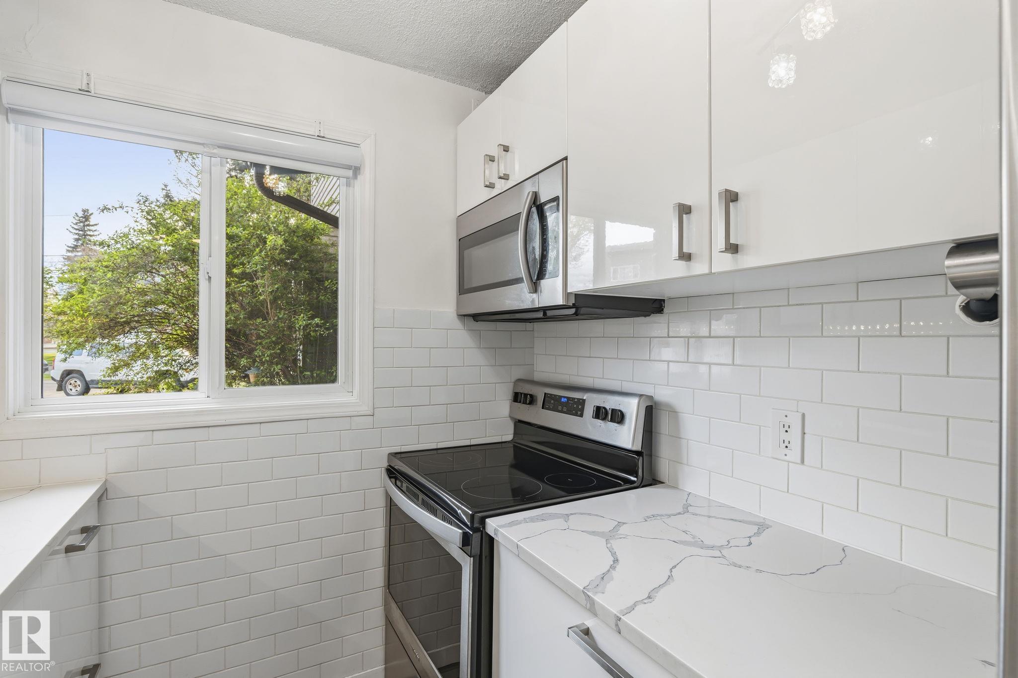 https://zimg.paragon.ice.com/ParagonImages/Property/PM/RAE/225402429/8/0/0/e2e58e97254d66b45ba031d80b860812/1/7b0a4eddf748bdc4e51306269052058b/225402429-0ef3b13e-cadd-4bfc-bf0a-328e8beb05eb.JPG