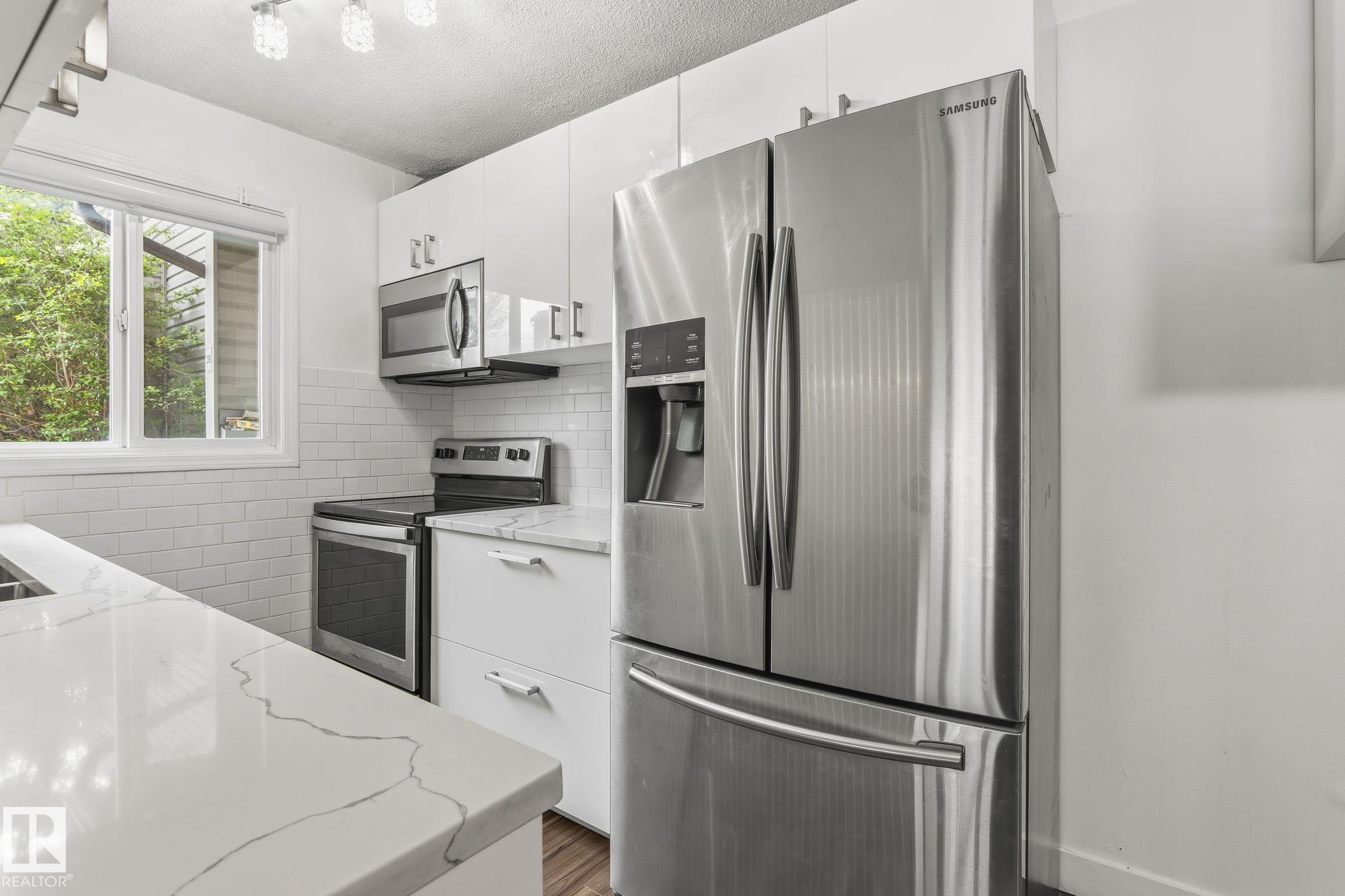 https://zimg.paragon.ice.com/ParagonImages/Property/PM/RAE/225402429/9/0/0/bd83b5921ab201a1920fd5412816b99b/1/7b0a4eddf748bdc4e51306269052058b/225402429-5b9b5da3-93b4-49c5-aa38-f8c3fc0559ac.JPG