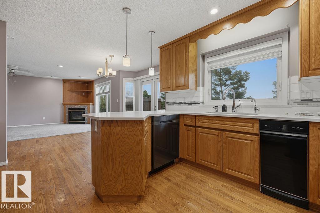Photo 12 at 10 Coloniale Court, Coloniale Estates, Beaumont