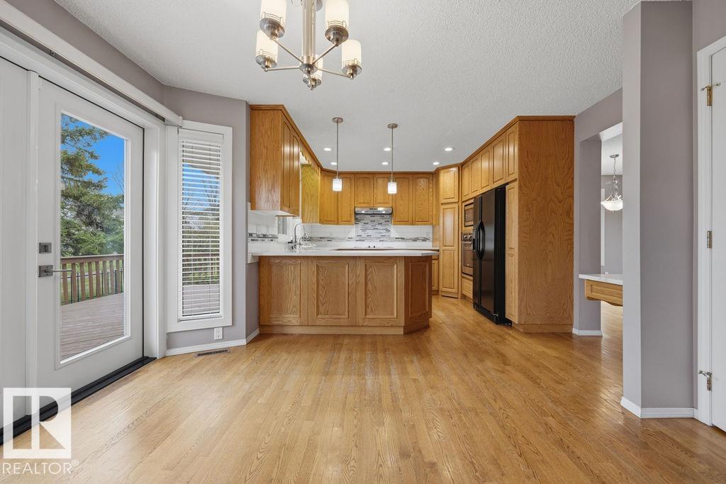 Photo 16 at 10 Coloniale Court, Coloniale Estates, Beaumont