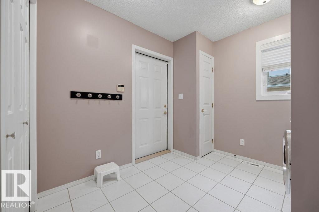Photo 22 at 10 Coloniale Court, Coloniale Estates, Beaumont