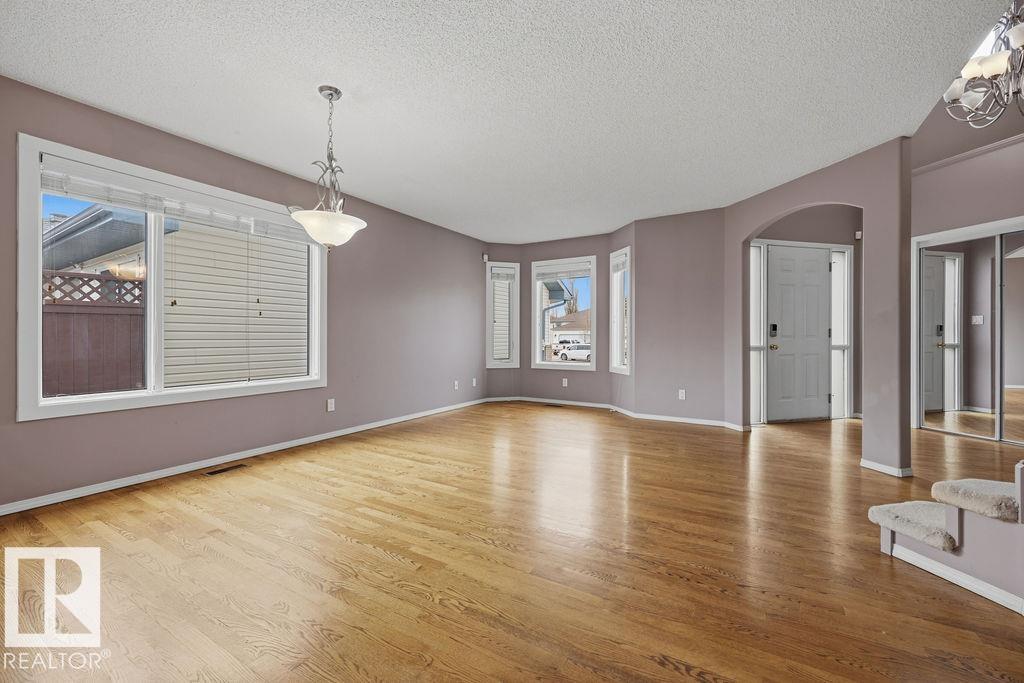 Photo 8 at 10 Coloniale Court, Coloniale Estates, Beaumont