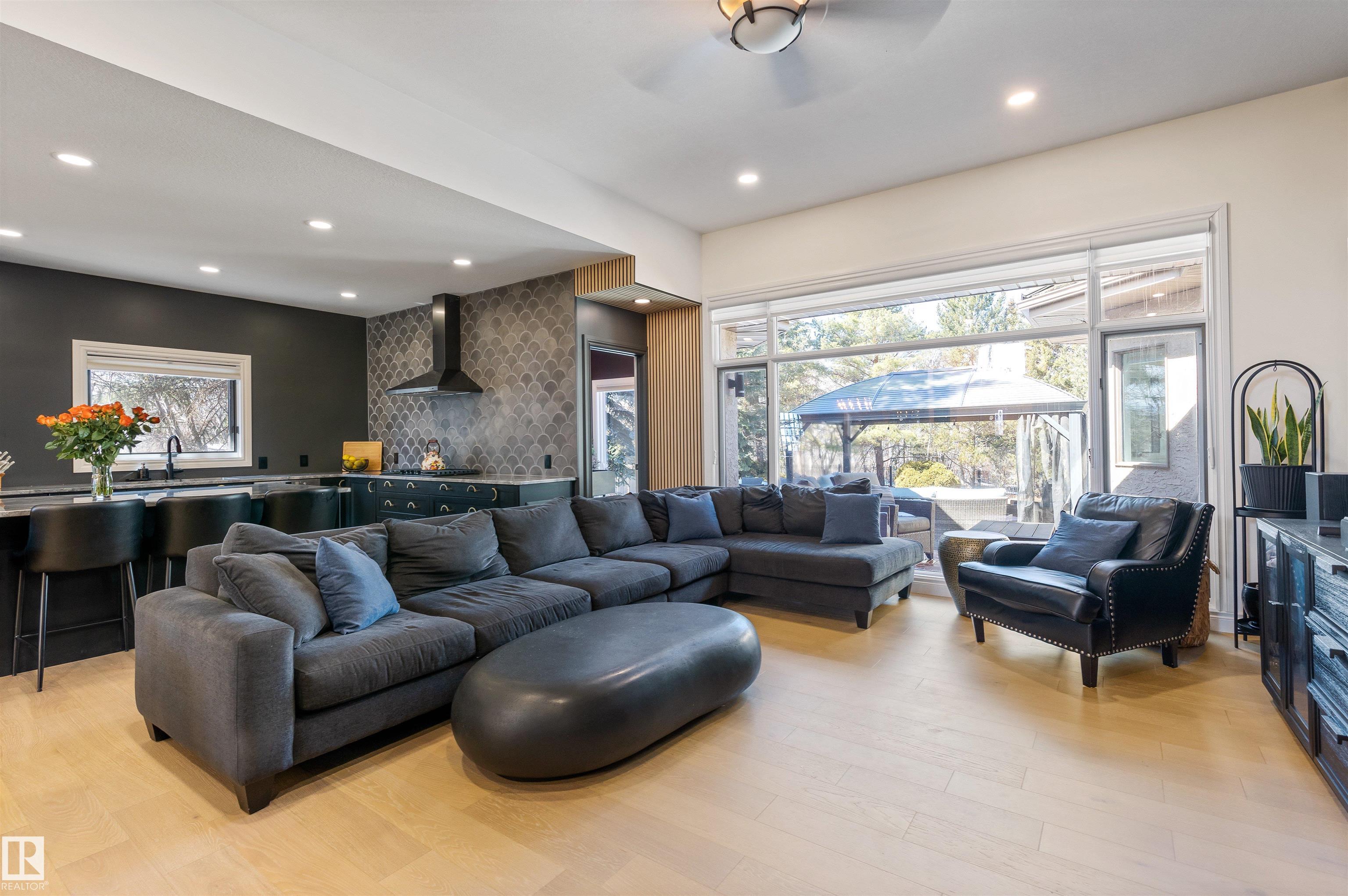 Photo 14 at 11412 12 Avenue NW, Twin Brooks, Edmonton