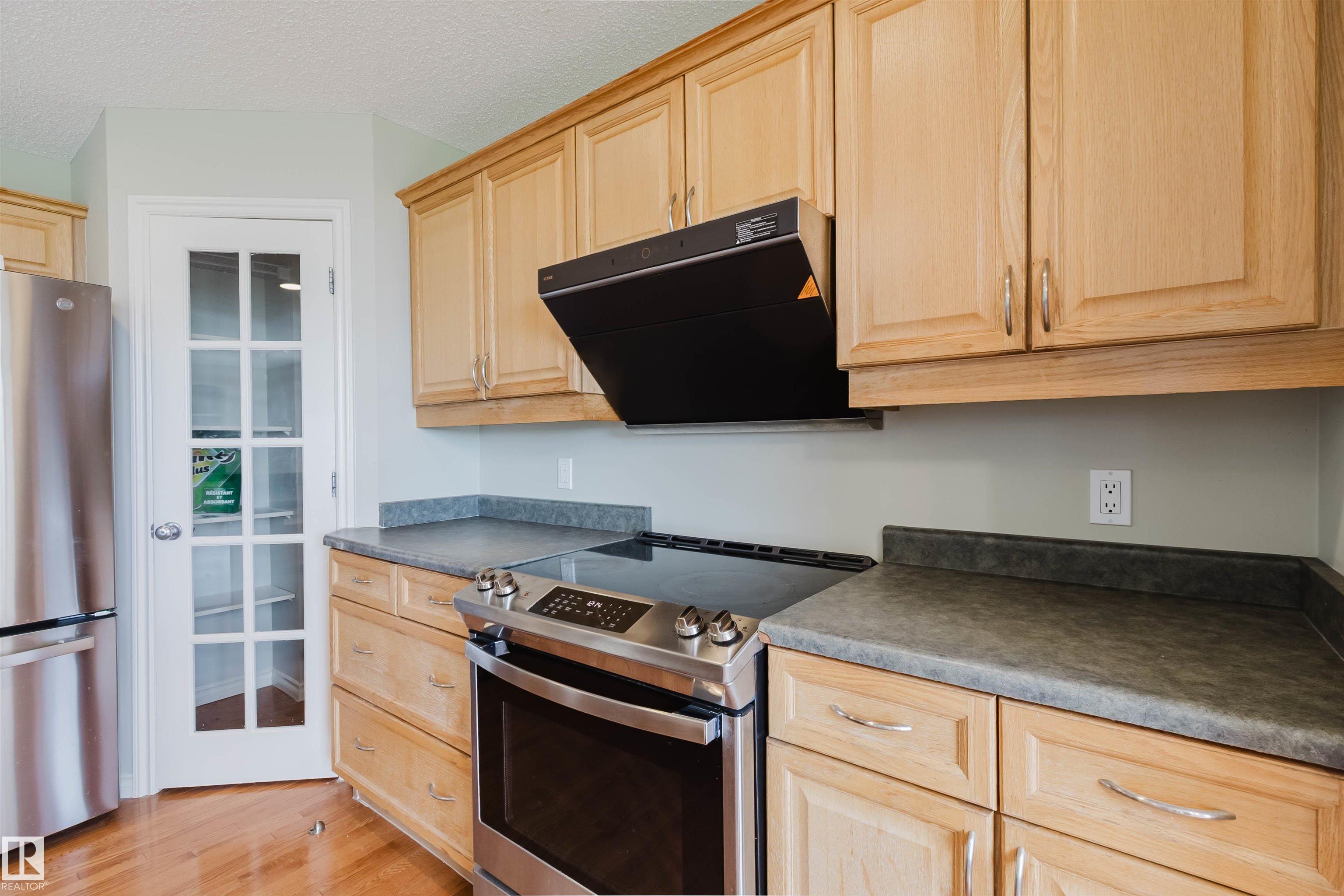 https://zimg.paragon.ice.com/ParagonImages/Property/PM/RAE/225402438/12/0/0/c89902399cca8fb9fba34f8b59c14264/1/59c6c80f443f0dd528a570e33968604d/225402438-4A55D573-6AA8-4435-B2D6-BE5530869A68.JPG