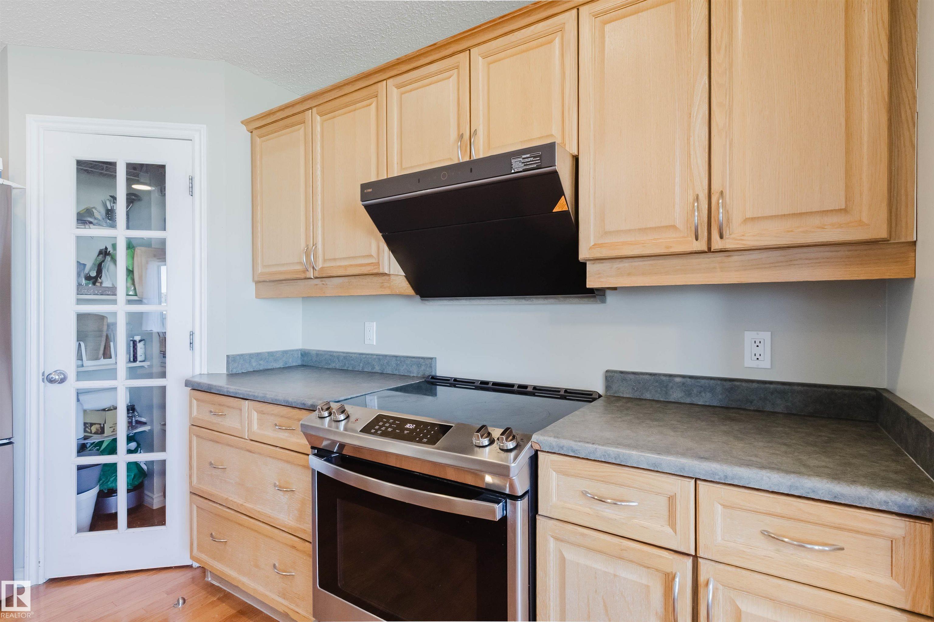 Photo 14 at 3534 Mclean Crescent SW, Macewan, Edmonton
