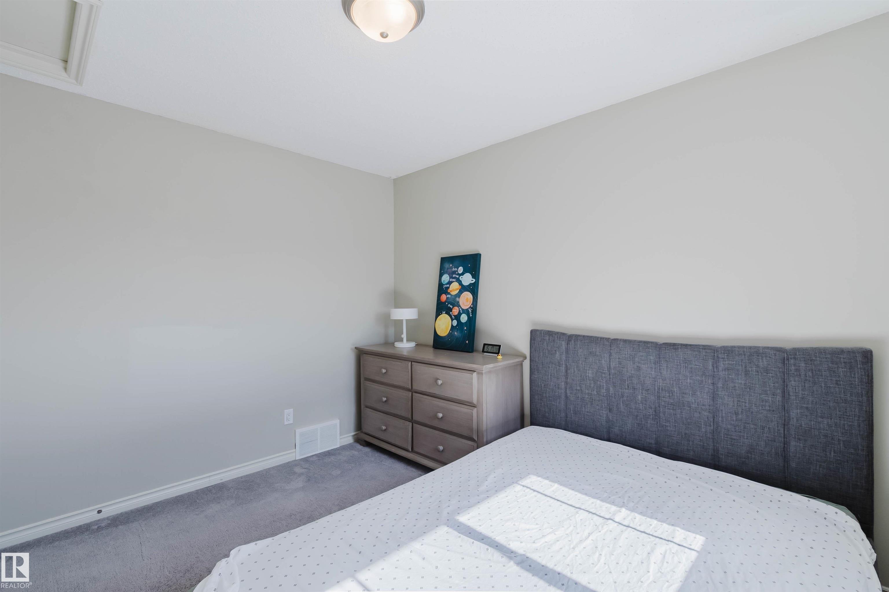 https://zimg.paragon.ice.com/ParagonImages/Property/PM/RAE/225402438/36/0/0/8c8d25f32da39c98596ddd28cc840610/1/59c6c80f443f0dd528a570e33968604d/225402438-D2567D8E-4328-4927-9781-C59B4AC05CB0.JPG