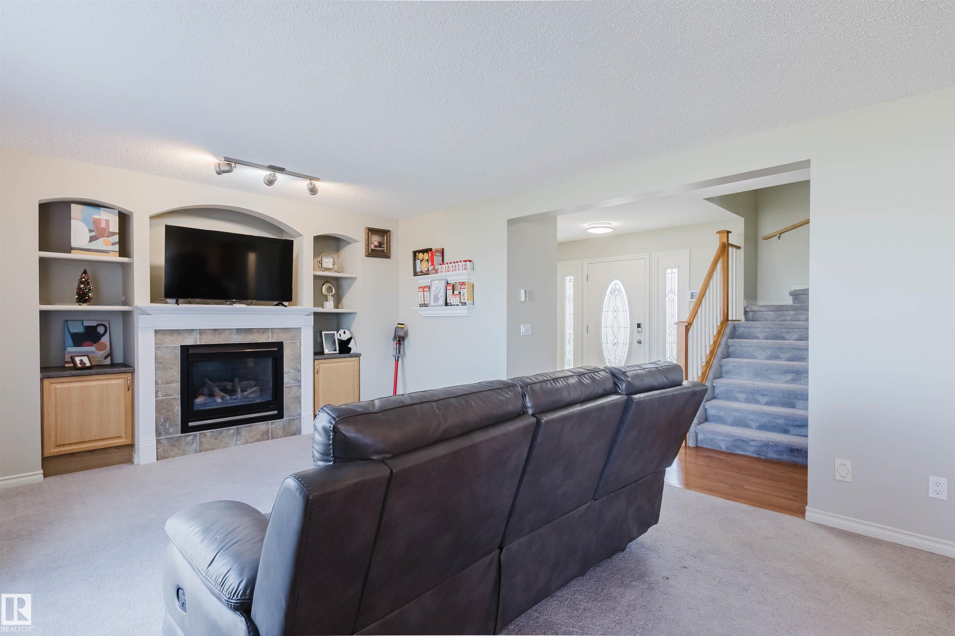 Photo 8 at 3534 Mclean Crescent SW, Macewan, Edmonton