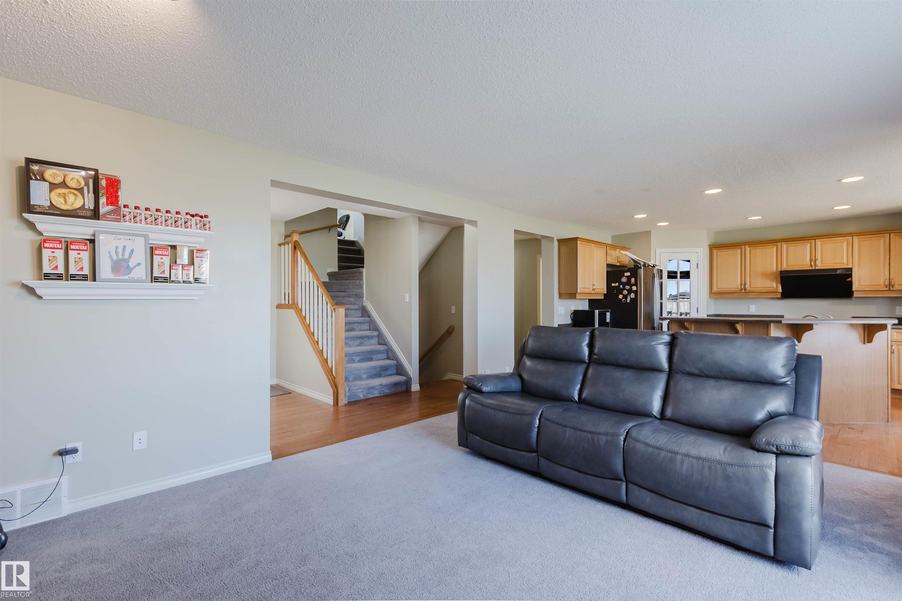 Photo 10 at 3534 Mclean Crescent SW, Macewan, Edmonton