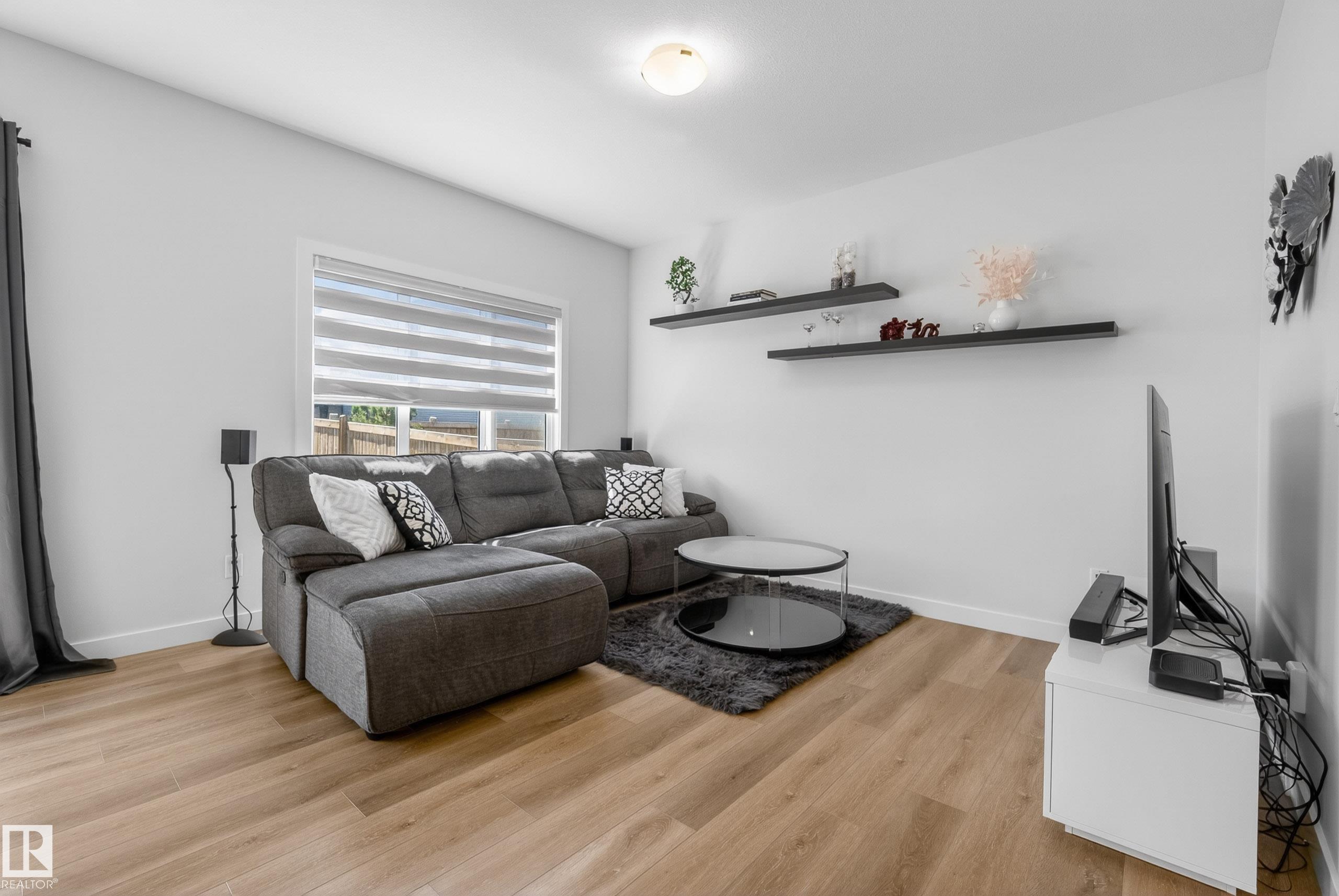 https://zimg.paragon.ice.com/ParagonImages/Property/PM/RAE/225402439/17/0/0/acd8edaffbe618dfdcad6a9033fbe709/1/2477e79bfaff328db9dc04dd7c4e7b75/225402439-e85a1ca8-67ec-4405-a720-5e336dd4b6f7.JPG