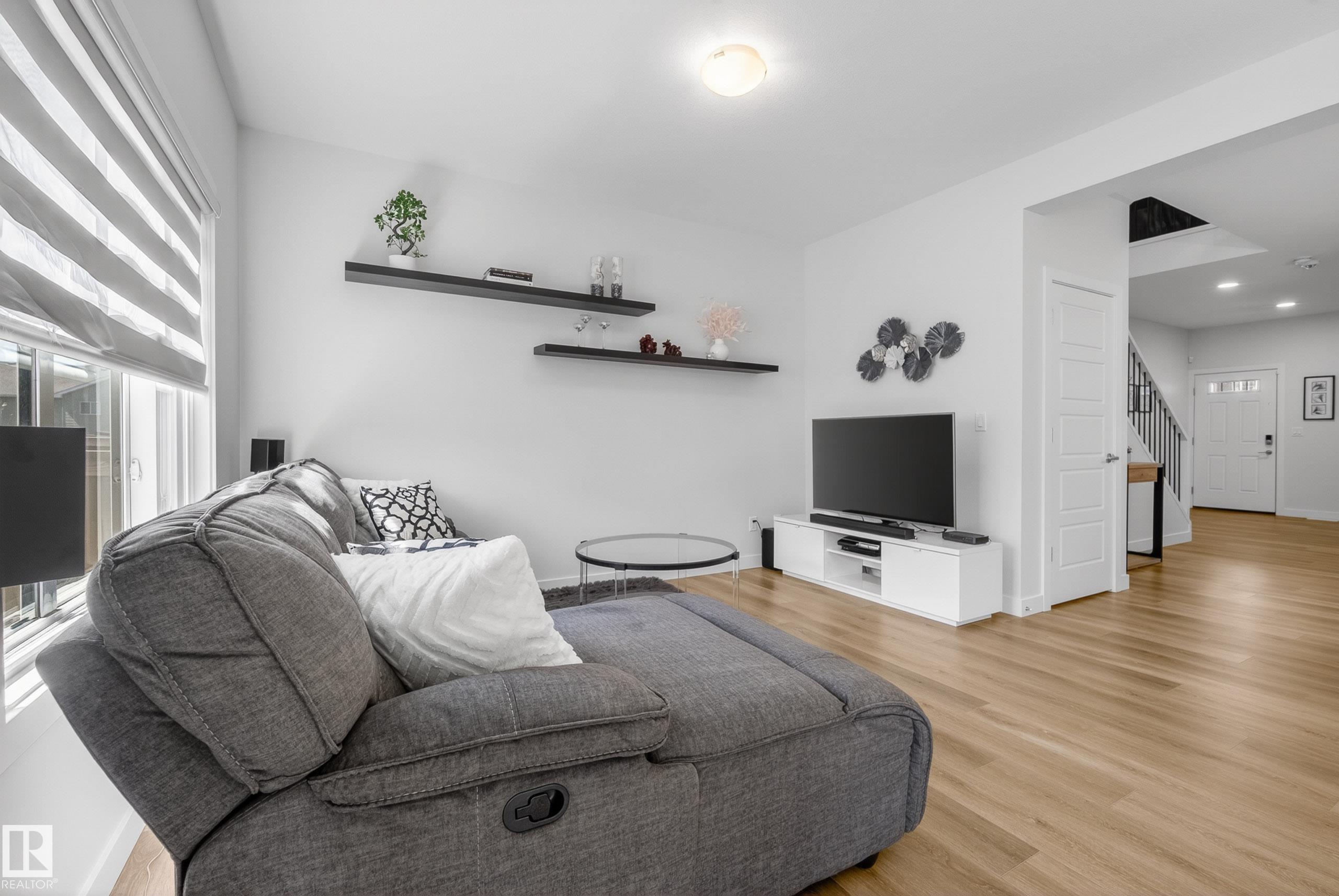 https://zimg.paragon.ice.com/ParagonImages/Property/PM/RAE/225402439/18/0/0/51d543a3ad98ce7206d18c3456c3ff38/1/2477e79bfaff328db9dc04dd7c4e7b75/225402439-b8be6afd-e5d3-4c4b-ad24-6f750e5116cf.JPG