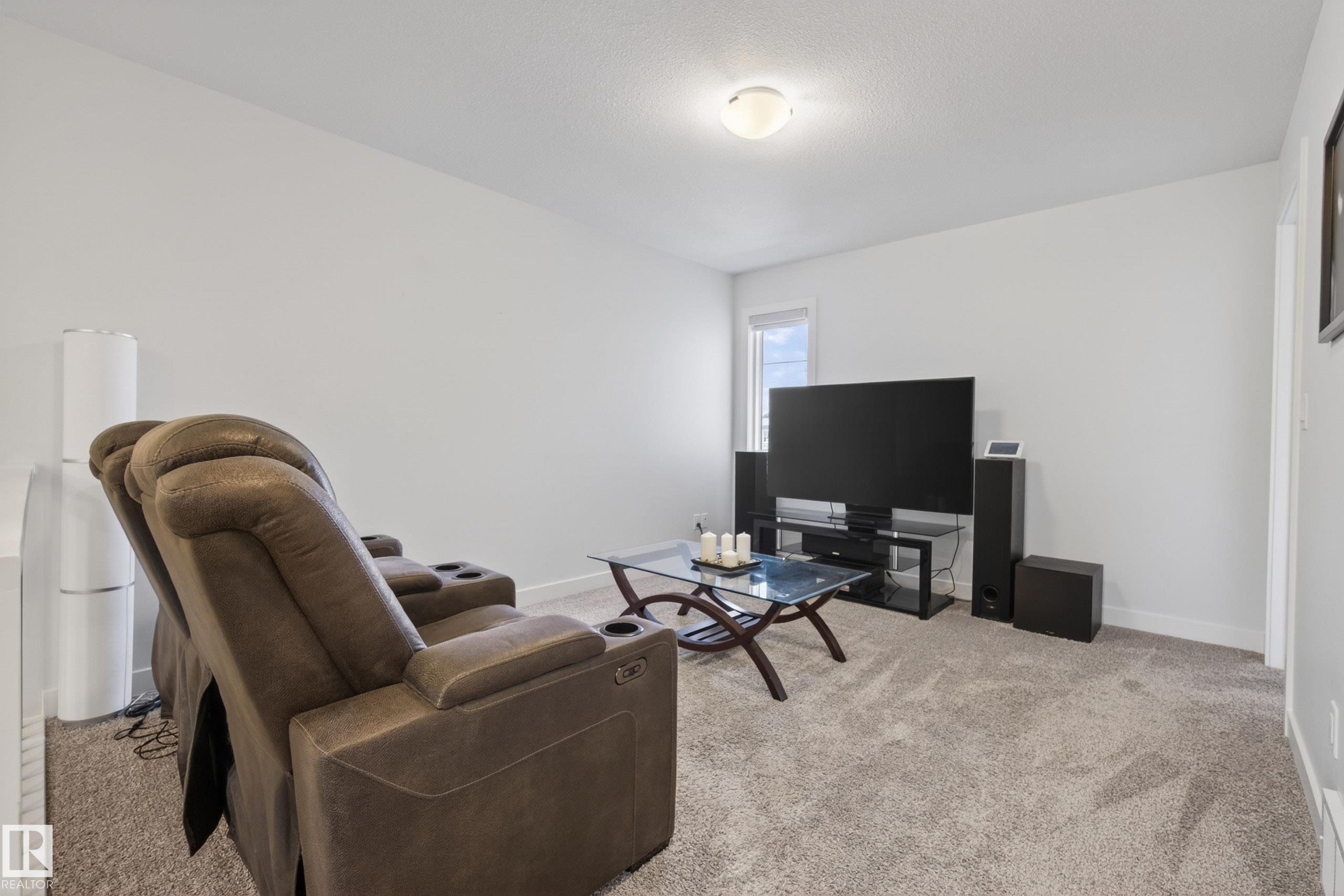 https://zimg.paragon.ice.com/ParagonImages/Property/PM/RAE/225402439/22/0/0/687001b69fbd130514b2fa88e08ecb03/1/2477e79bfaff328db9dc04dd7c4e7b75/225402439-564e6662-0056-4515-bee4-08c6014becbe.JPG