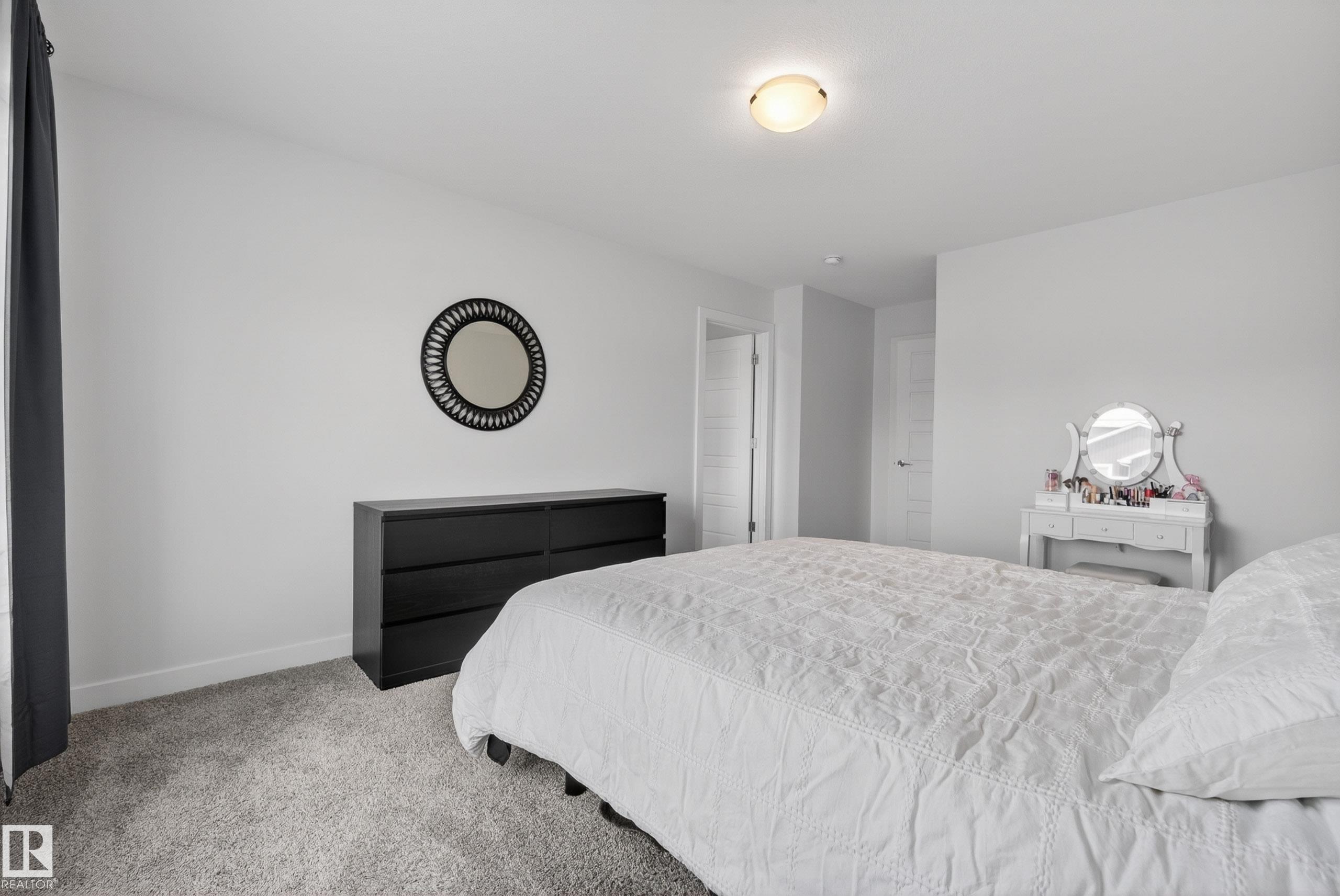 https://zimg.paragon.ice.com/ParagonImages/Property/PM/RAE/225402439/26/0/0/78e816006a53b9b54e3c28e1537077e8/1/2477e79bfaff328db9dc04dd7c4e7b75/225402439-a14b4e8a-3ca5-42d7-8471-24869b1f7b69.JPG