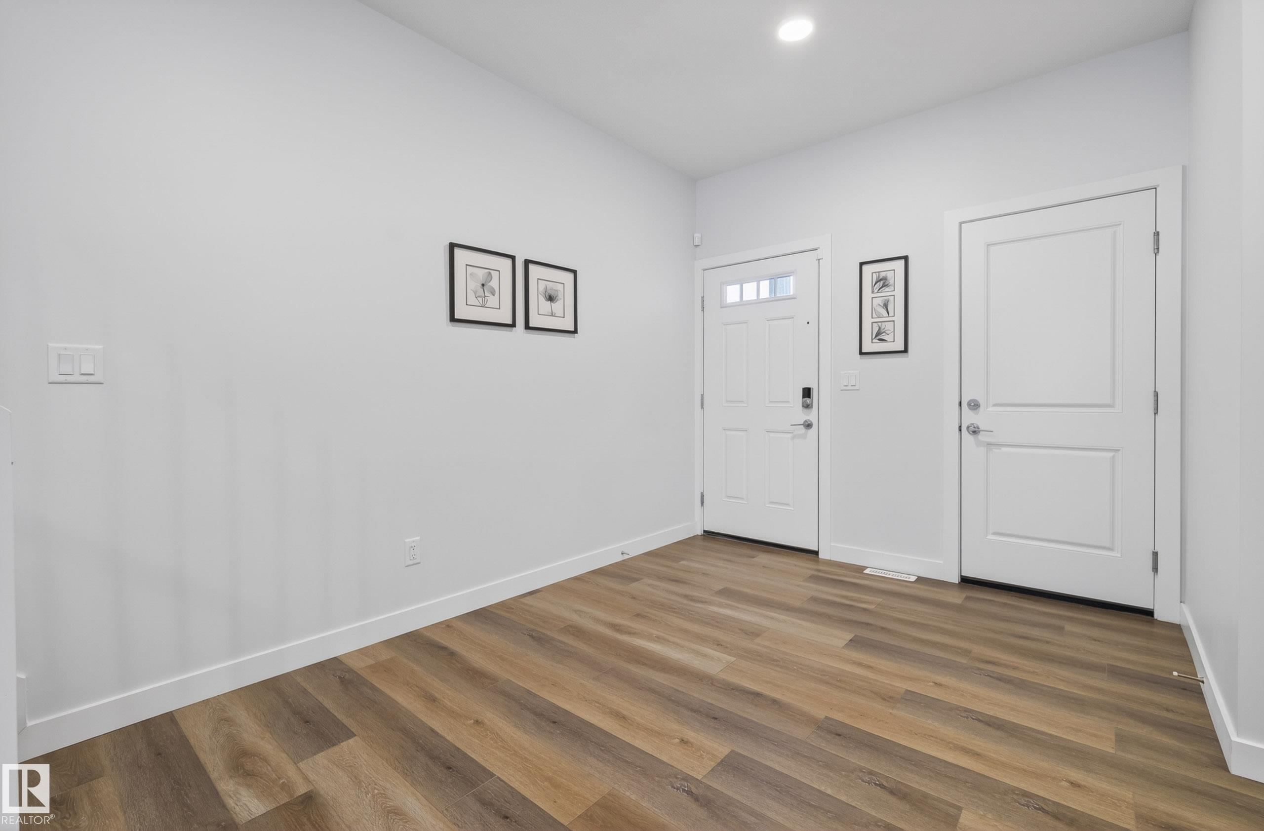 https://zimg.paragon.ice.com/ParagonImages/Property/PM/RAE/225402439/6/0/0/8db967c1dc12e34697a693dfa14d8f3e/1/2477e79bfaff328db9dc04dd7c4e7b75/225402439-71251a3d-adcc-4fd9-abfe-9d9ac32e1999.JPG