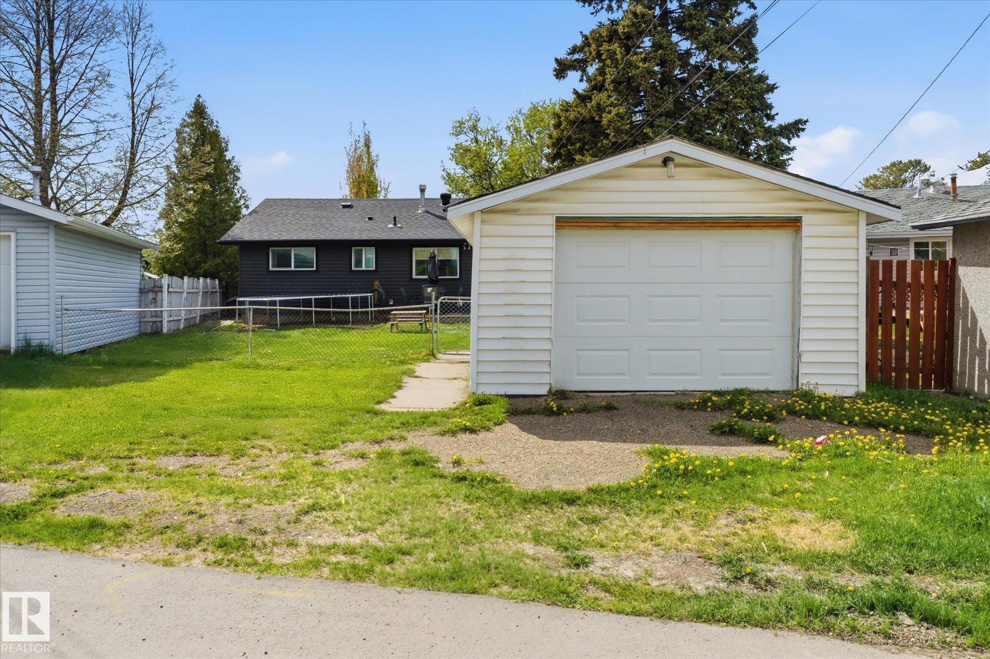 Photo 43 at 10945 164 Street NW, Mayfield, Edmonton