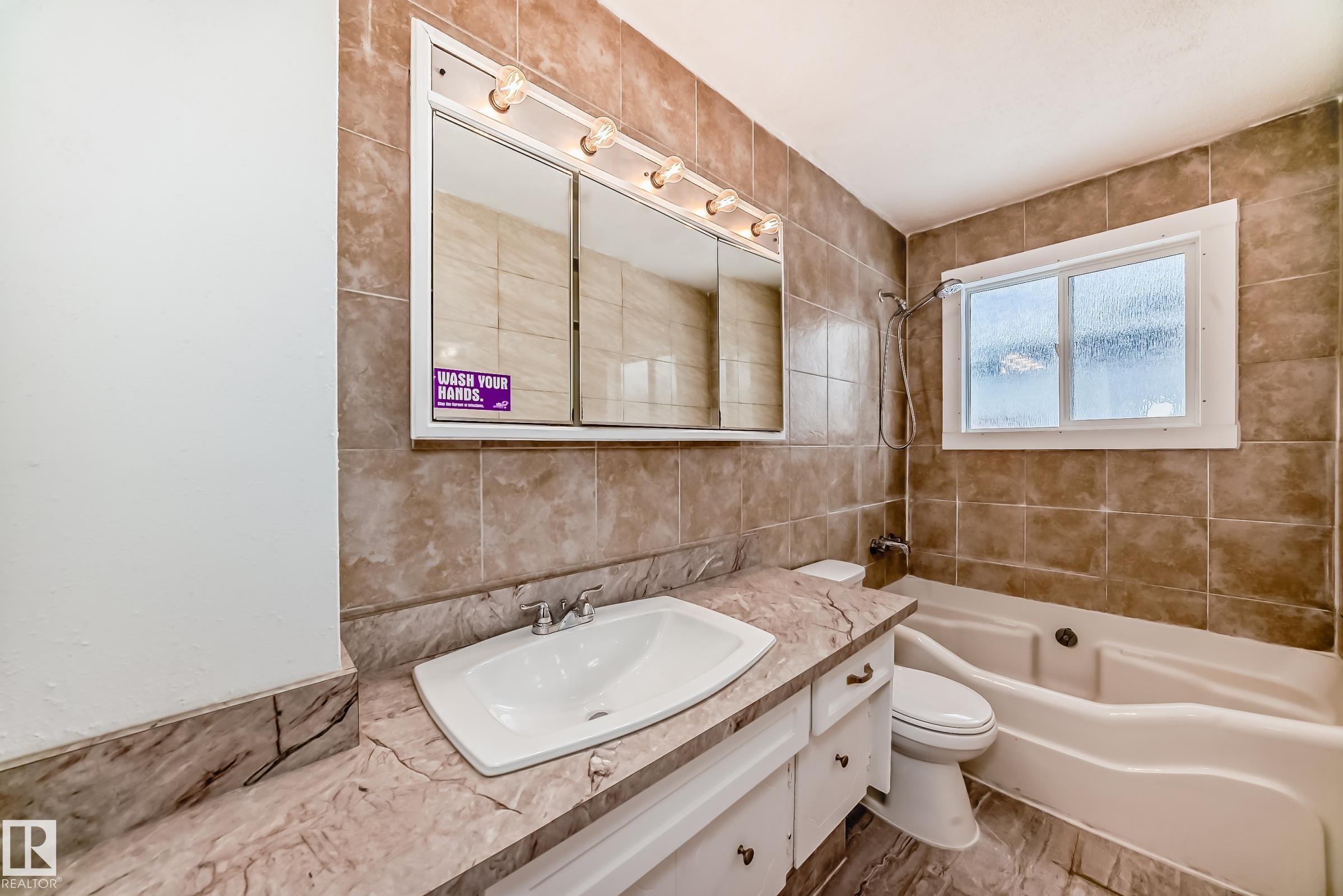 Photo 24 at 13904 135 Avenue NW, Wellington, Edmonton