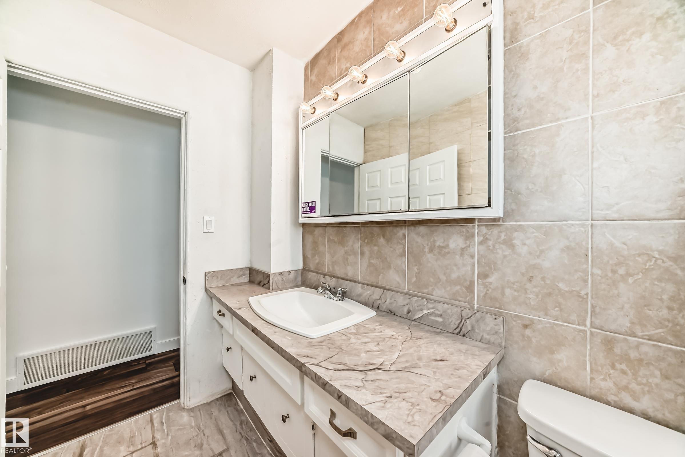 Photo 25 at 13904 135 Avenue NW, Wellington, Edmonton