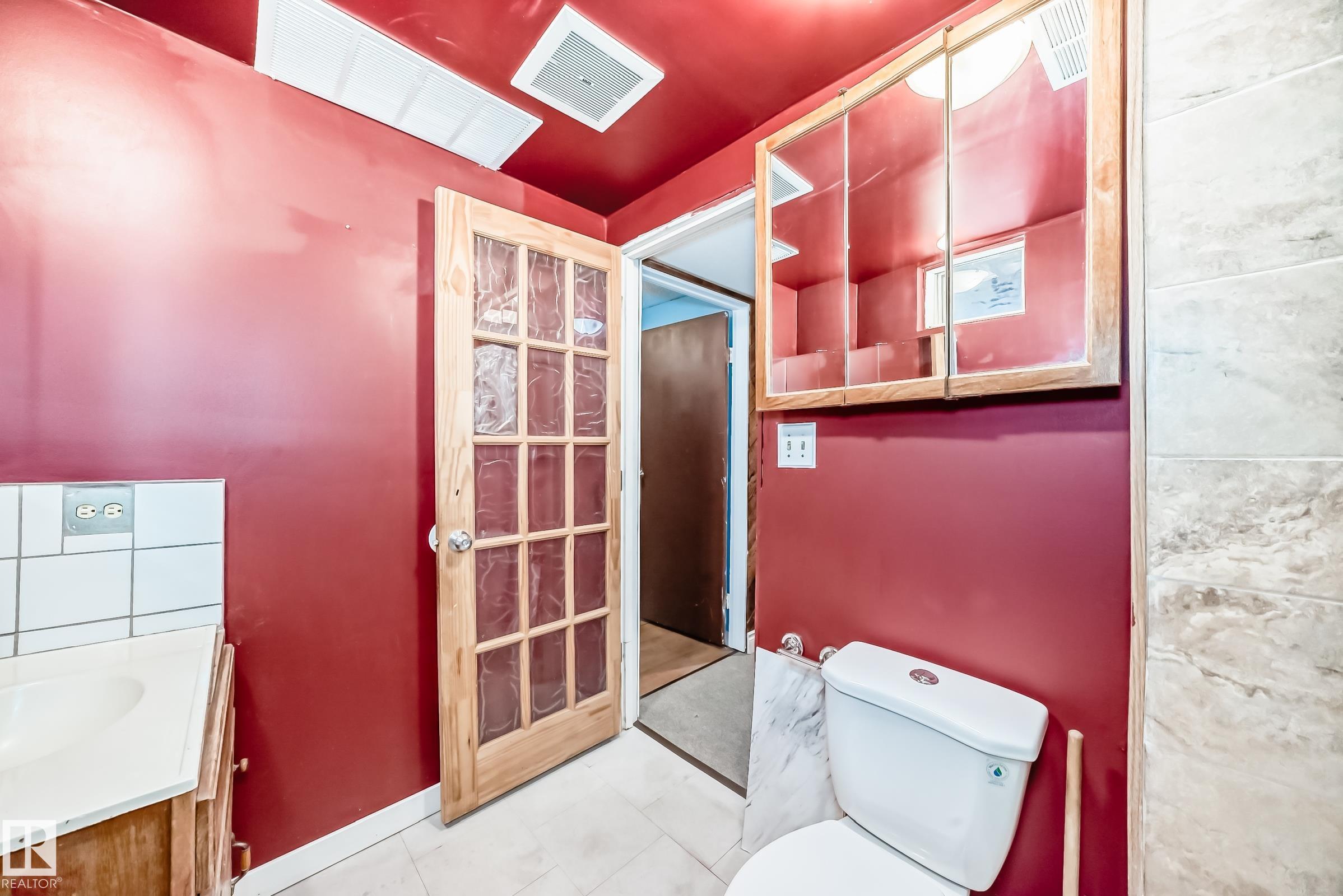 Photo 37 at 13904 135 Avenue NW, Wellington, Edmonton