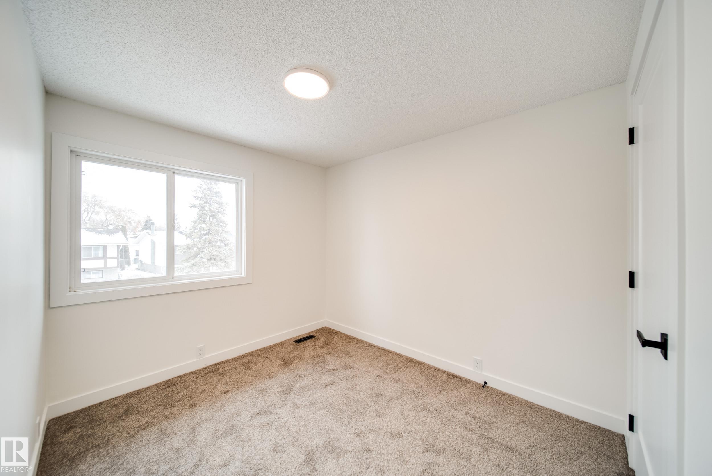 Photo 19 at 125 Woodborough Way NW, Bannerman, Edmonton