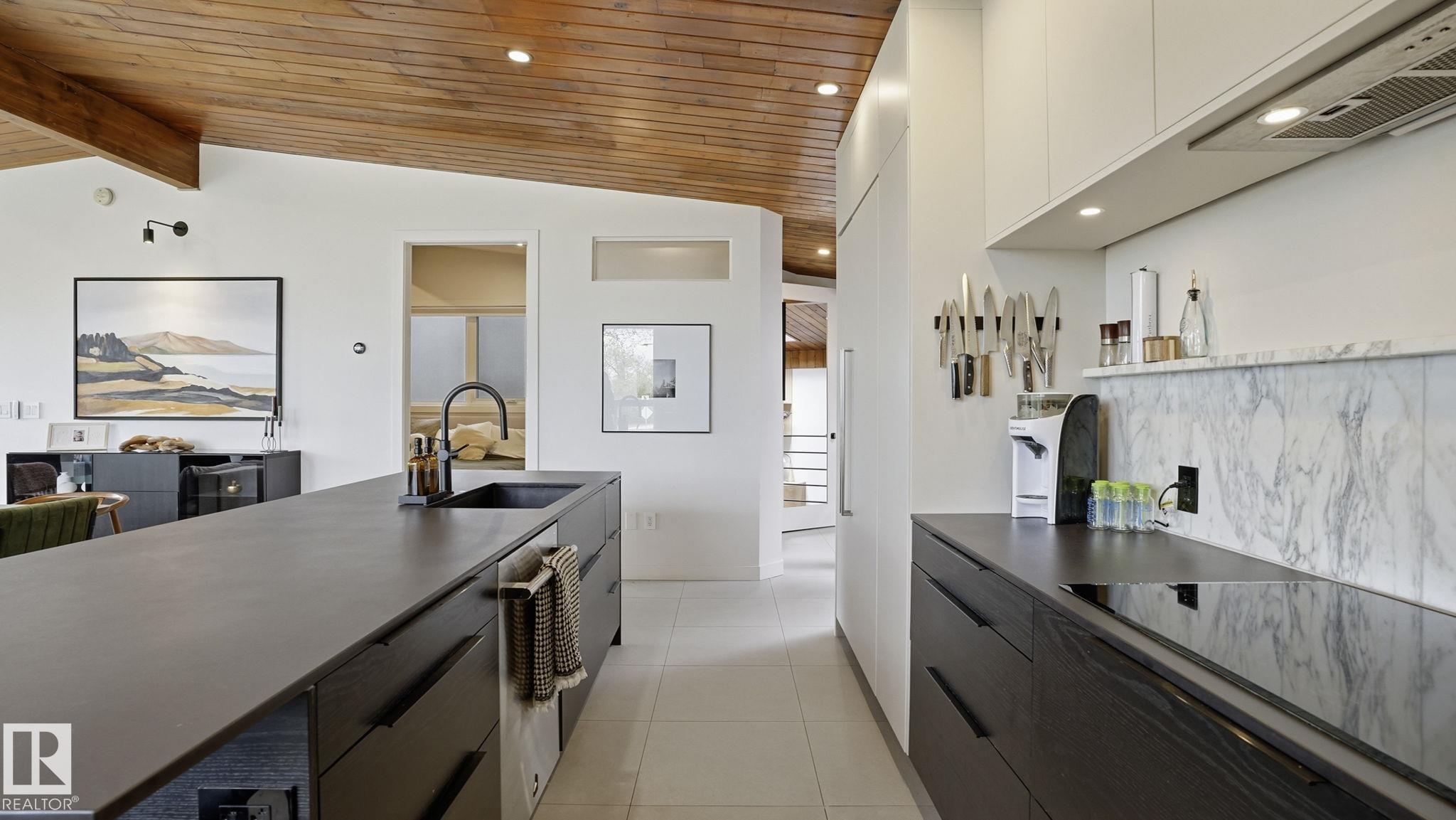 https://zimg.paragon.ice.com/ParagonImages/Property/PM/RAE/225402478/9/0/0/103a390a14f36030be12d690b1db5703/1/224f990146c119d65e44dc409d96d296/225402478-7ed06496-fb0f-4543-bce4-9f23ae096ac7.JPG
