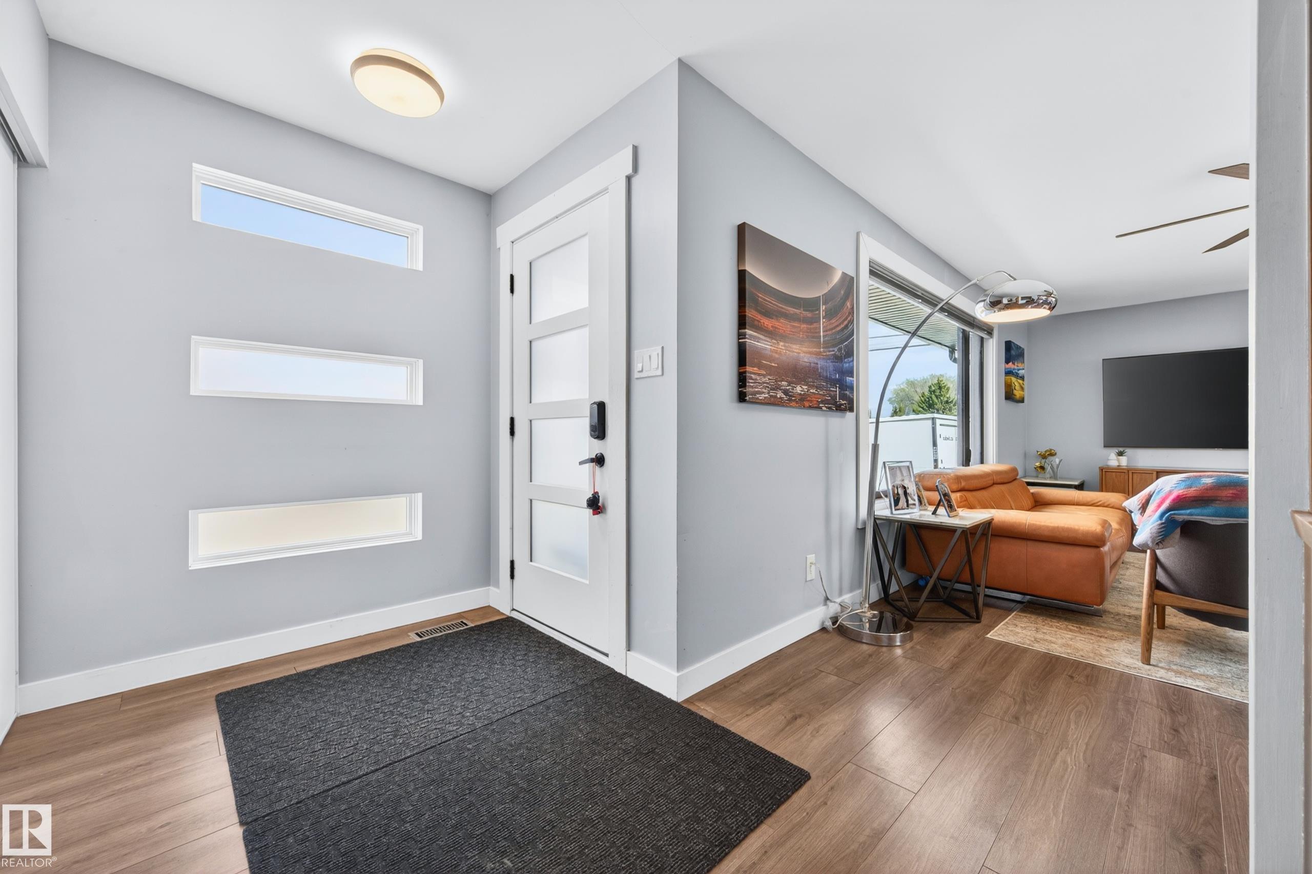 Photo 7 at 6707 92b Avenue NW, Ottewell, Edmonton