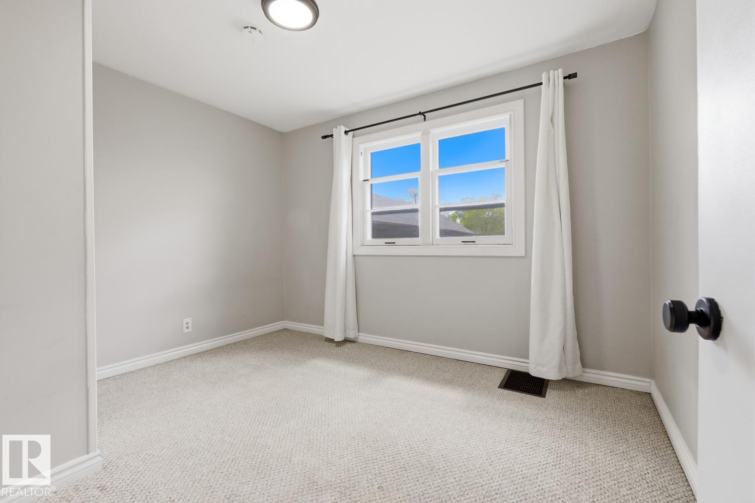 Photo 8 at 10217 155 Street NW, Canora, Edmonton