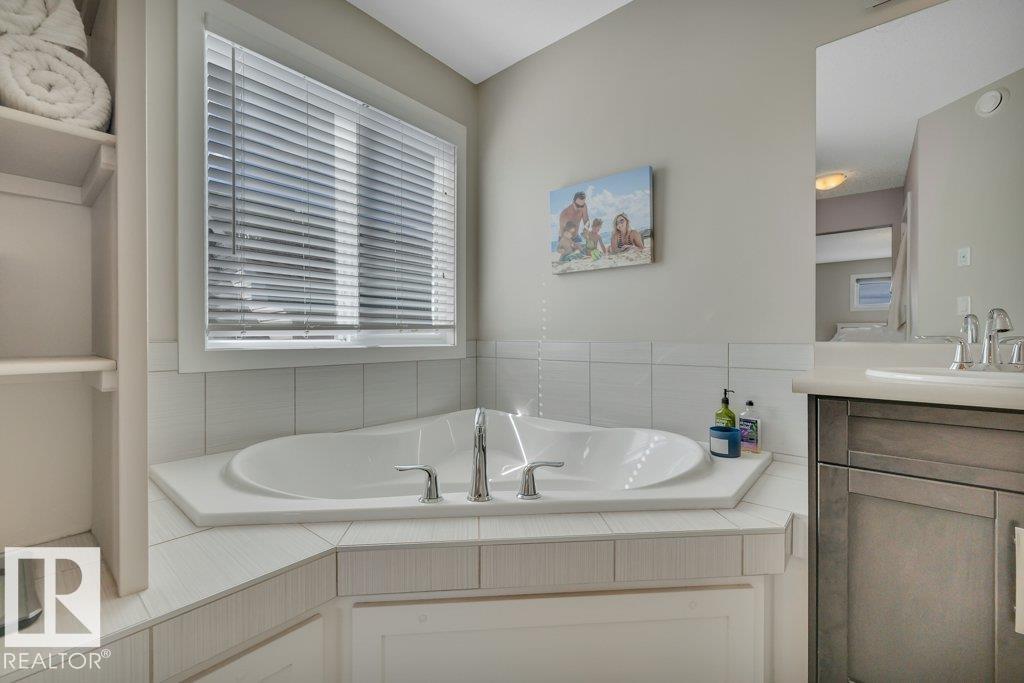 Photo 45 at 69 Selkirk Place, Suntree, Leduc
