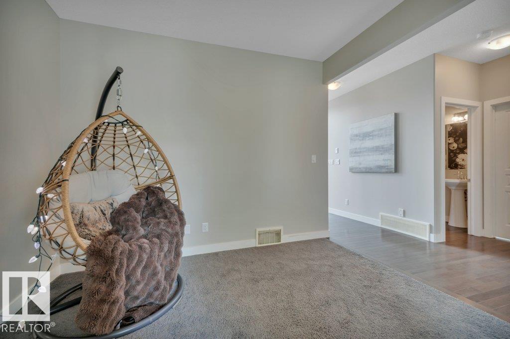 Photo 6 at 69 Selkirk Place, Suntree, Leduc