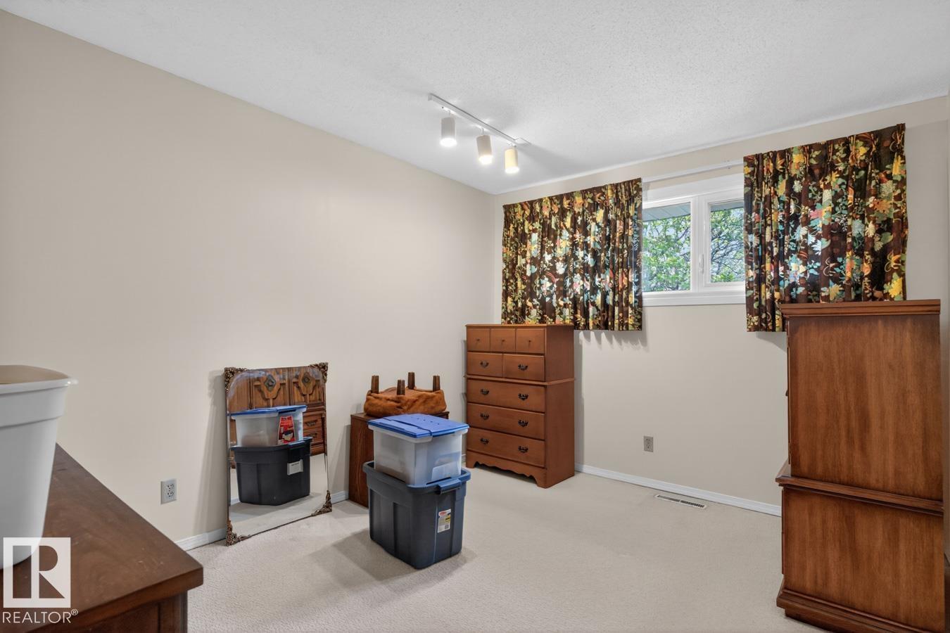Photo 7 at 5611 115 Street NW, Lendrum Place, Edmonton