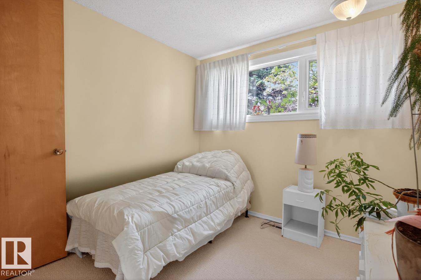 Photo 9 at 5611 115 Street NW, Lendrum Place, Edmonton