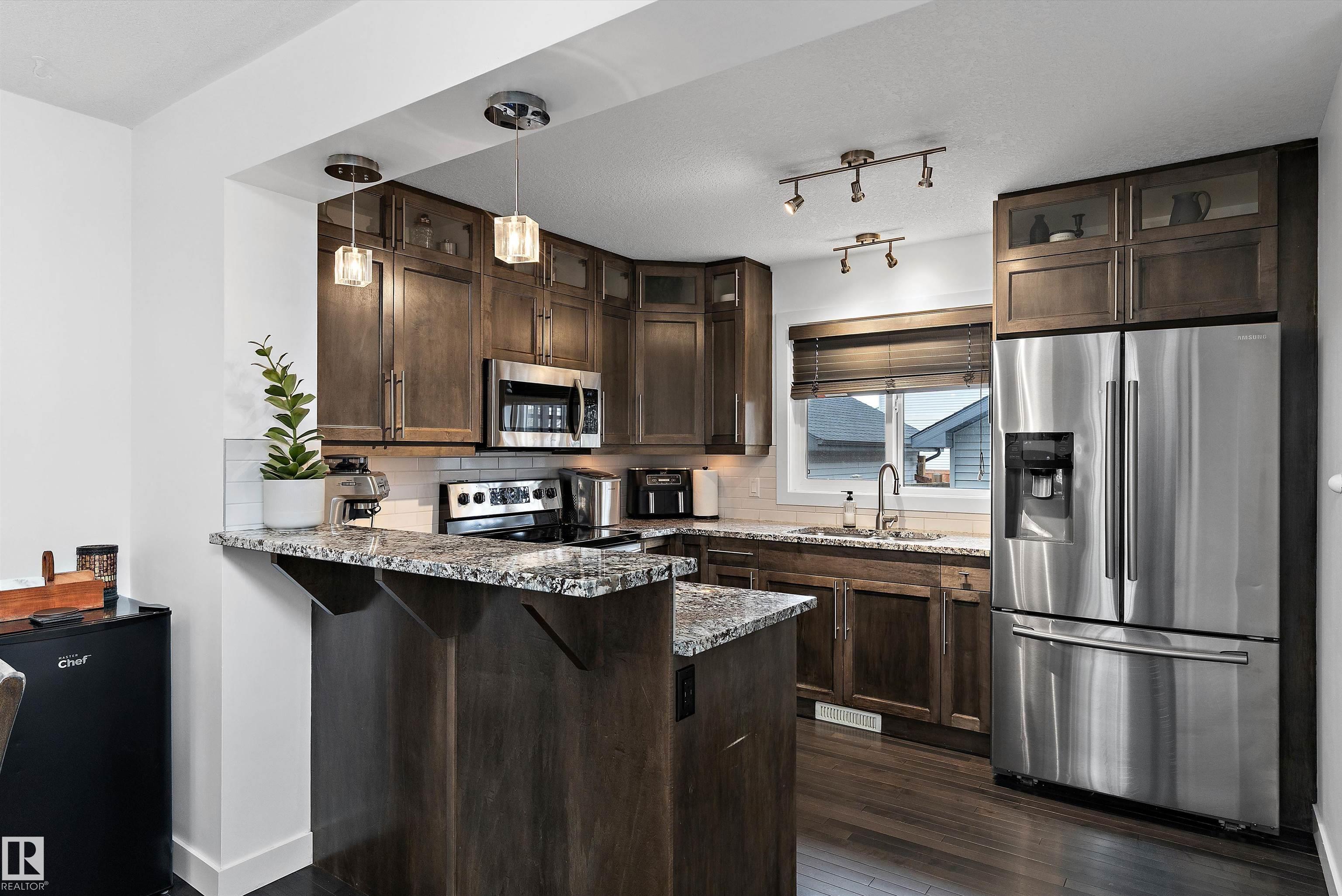 Photo 8 at 6904 Cardinal Wynd SW, Chappelle Area, Edmonton