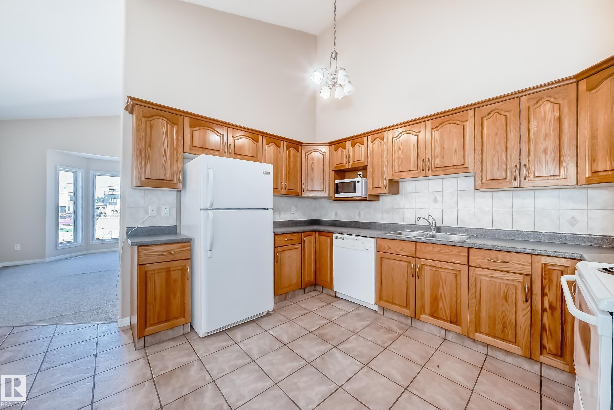 9825 156 Street NW, West Jasper Place, Edmonton