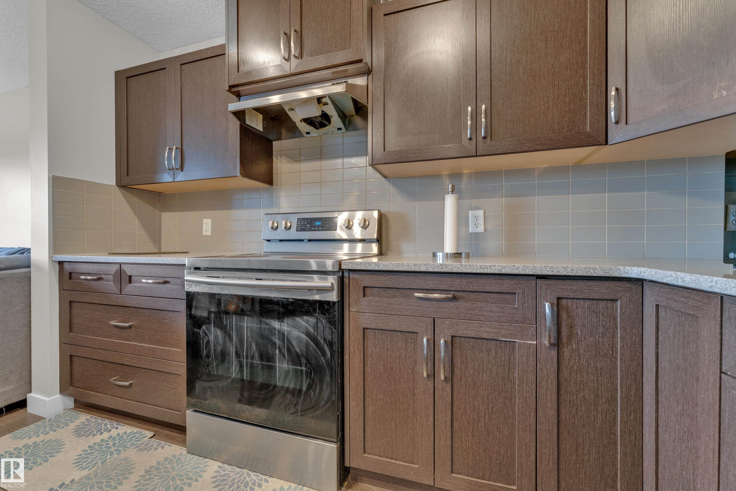 Photo 12 at 1814 27 Street NW, Laurel, Edmonton