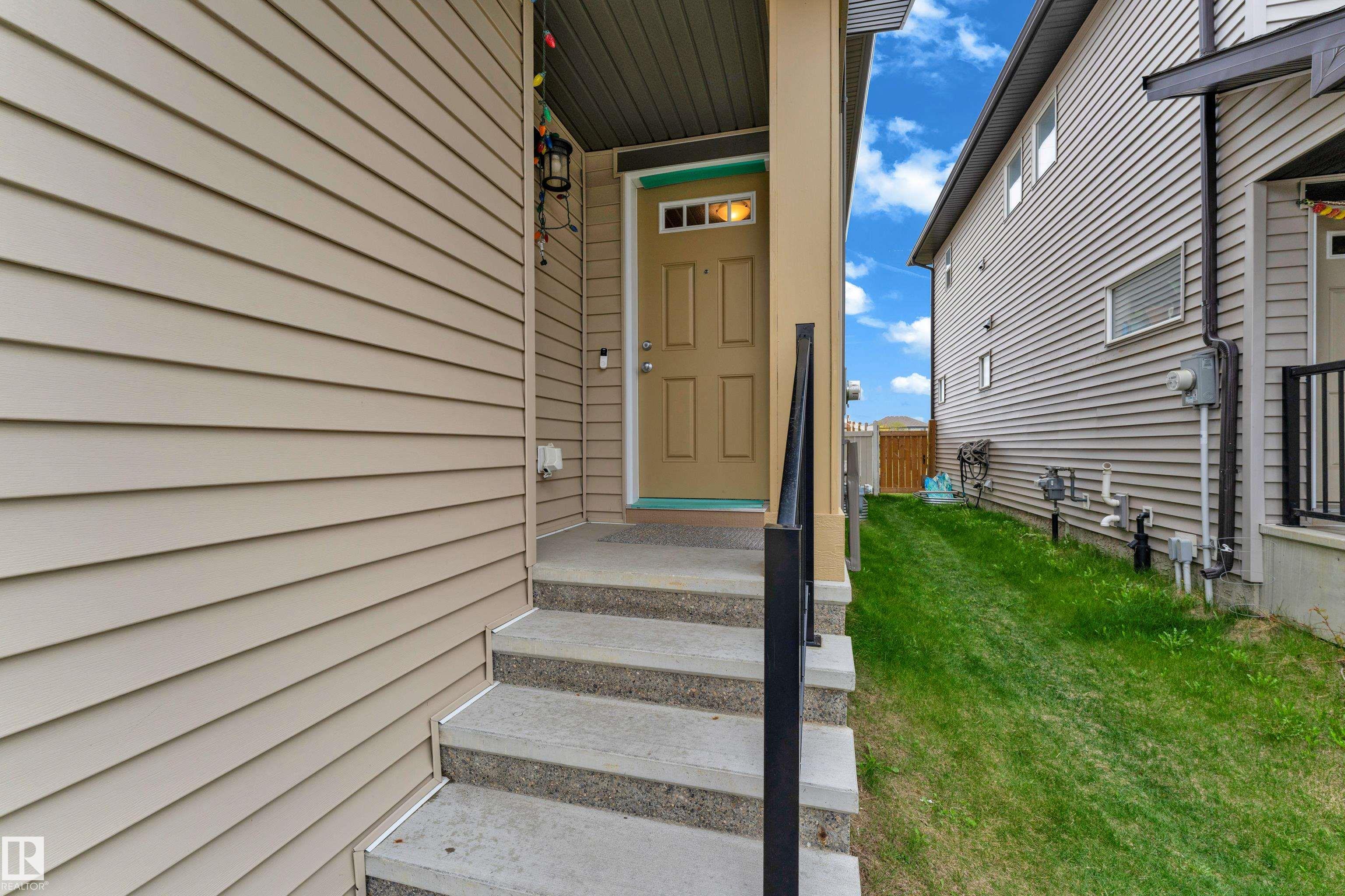 1814 27 Street NW, Laurel, Edmonton