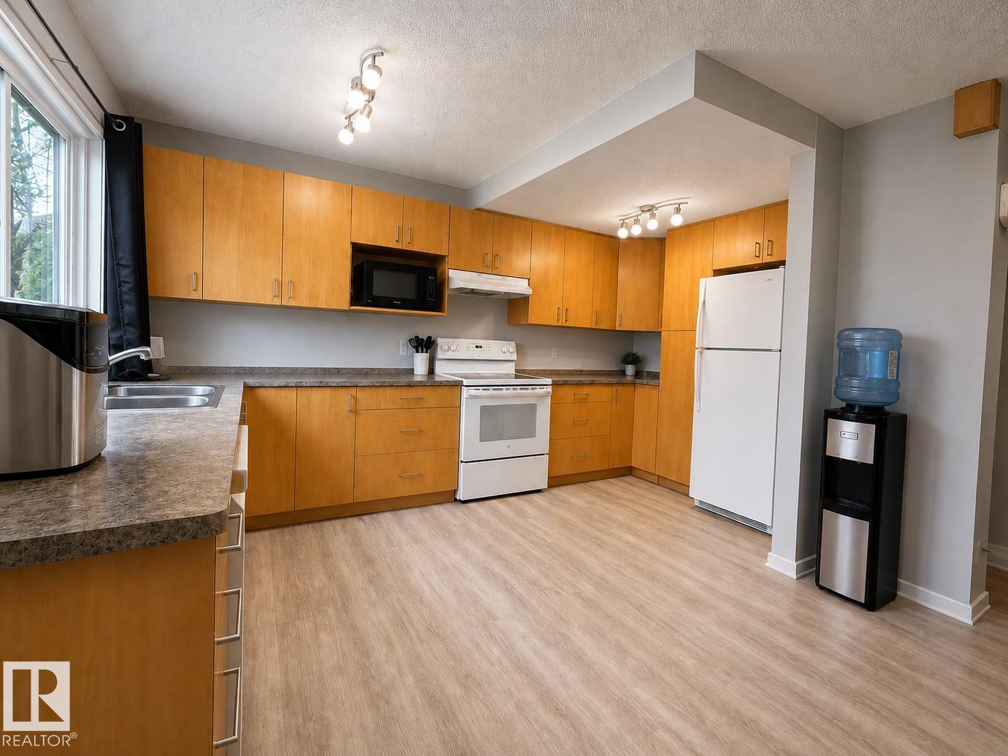 Picture for 133 WOODSTOCK NW