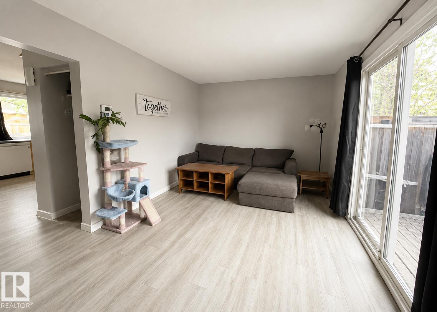 Picture for 133 WOODSTOCK NW
