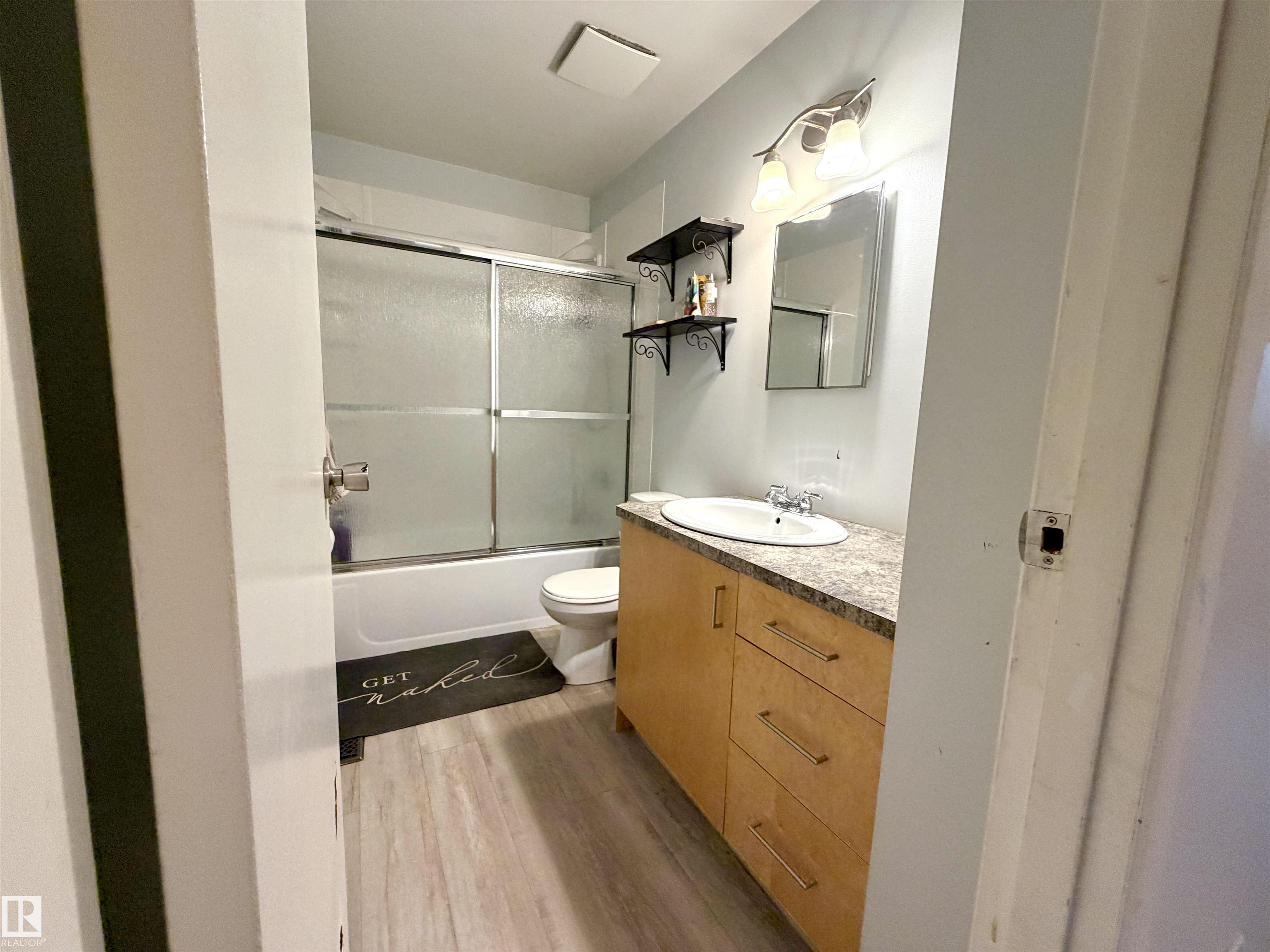 https://zimg.paragon.ice.com/ParagonImages/Property/PM/RAE/225402516/6/0/0/d69527efd8d7918ca0d2852eeda0bed4/1/2e756eff58f8a350f63ea2da53c58c5b/225402516-7c1d0f33-784b-436b-b609-439bd4ffd1e5.JPG