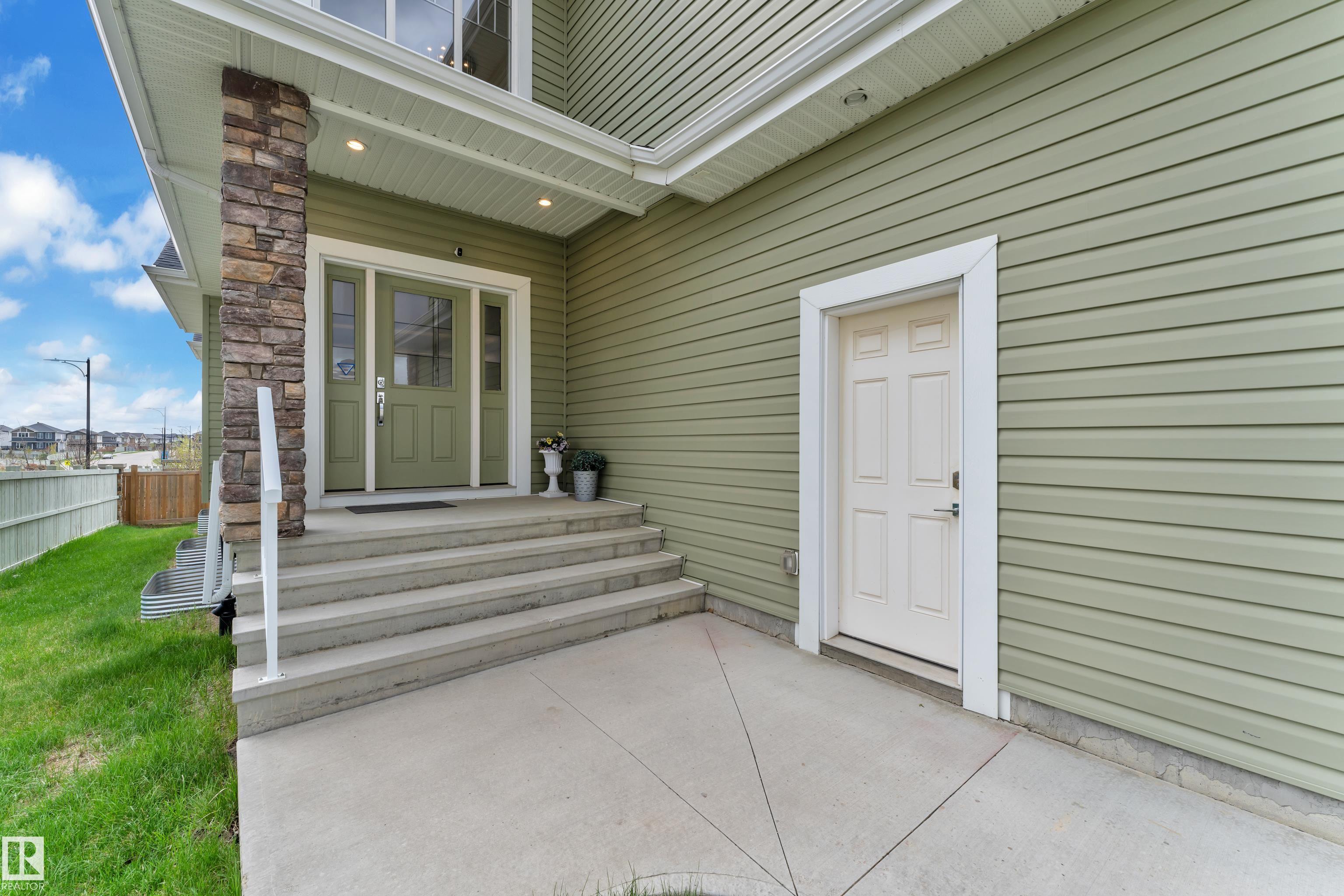 Photo 6 at 4902 38 Street, Forest Heights, Beaumont