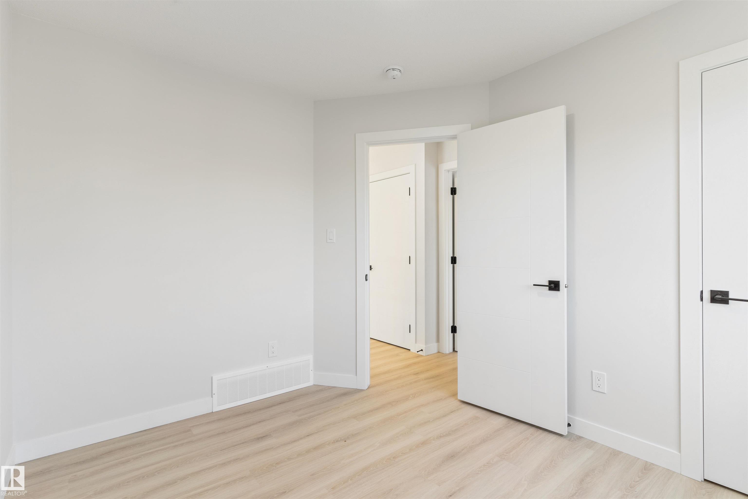 https://zimg.paragon.ice.com/ParagonImages/Property/PM/RAE/225402519/27/0/0/d02b45e64997c6c43e874b9c1ef5dbda/1/4d8ef6e7cda82985c21a174e32b67f82/225402519-721f6b20-af1e-4919-b2b9-8e4e9536a575.JPG