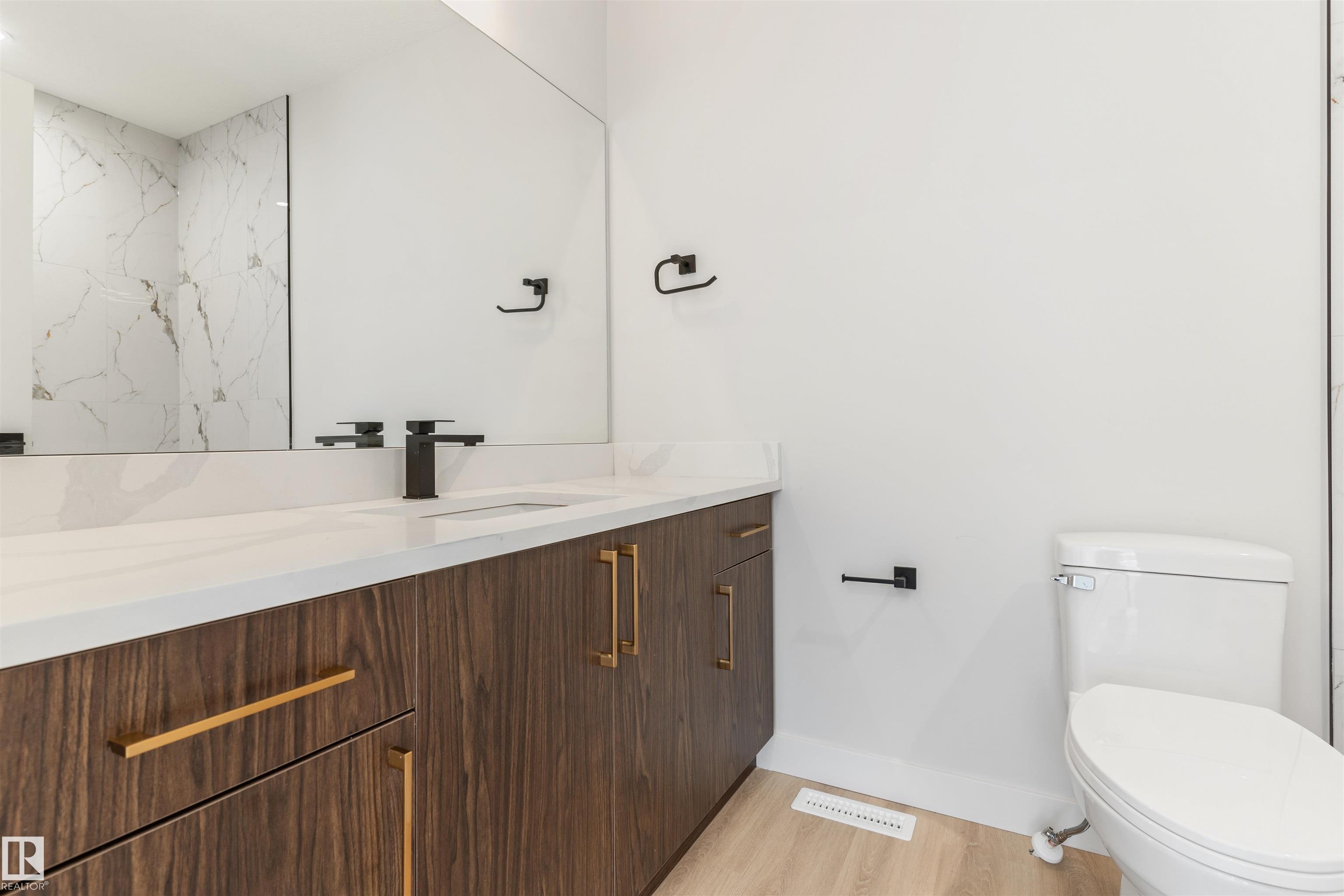 https://zimg.paragon.ice.com/ParagonImages/Property/PM/RAE/225402519/32/0/0/014a2e47a88a6affb5ce5ab1ffc1118b/1/4d8ef6e7cda82985c21a174e32b67f82/225402519-715a18a6-6824-4c46-8fee-d84717f17a8a.JPG