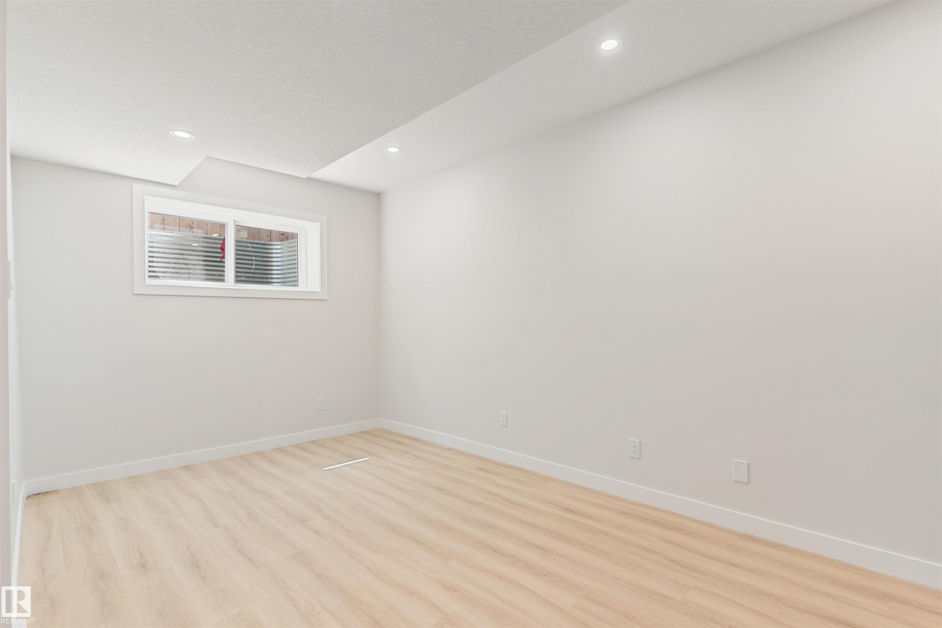 https://zimg.paragon.ice.com/ParagonImages/Property/PM/RAE/225402519/39/0/0/2821c44e756b618aa81f812603095db9/1/4d8ef6e7cda82985c21a174e32b67f82/225402519-679b5d06-ce2e-4fa8-b481-53f13704fbdc.JPG