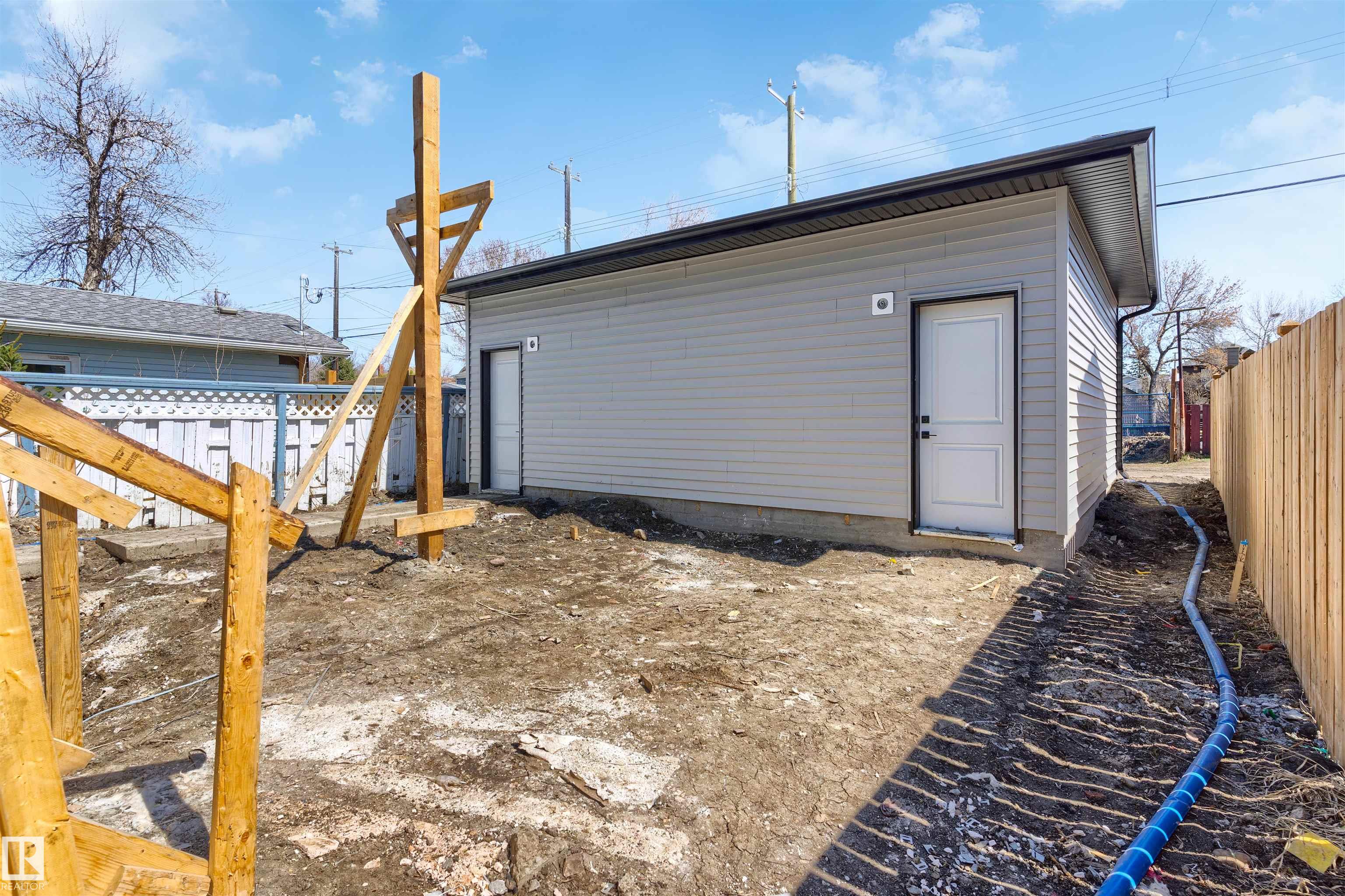https://zimg.paragon.ice.com/ParagonImages/Property/PM/RAE/225402519/50/0/0/bcd27f4a93f1b9ff524ba3f412710add/1/4d8ef6e7cda82985c21a174e32b67f82/225402519-29a835ab-2630-4097-8da6-159dfc70af3c.JPG