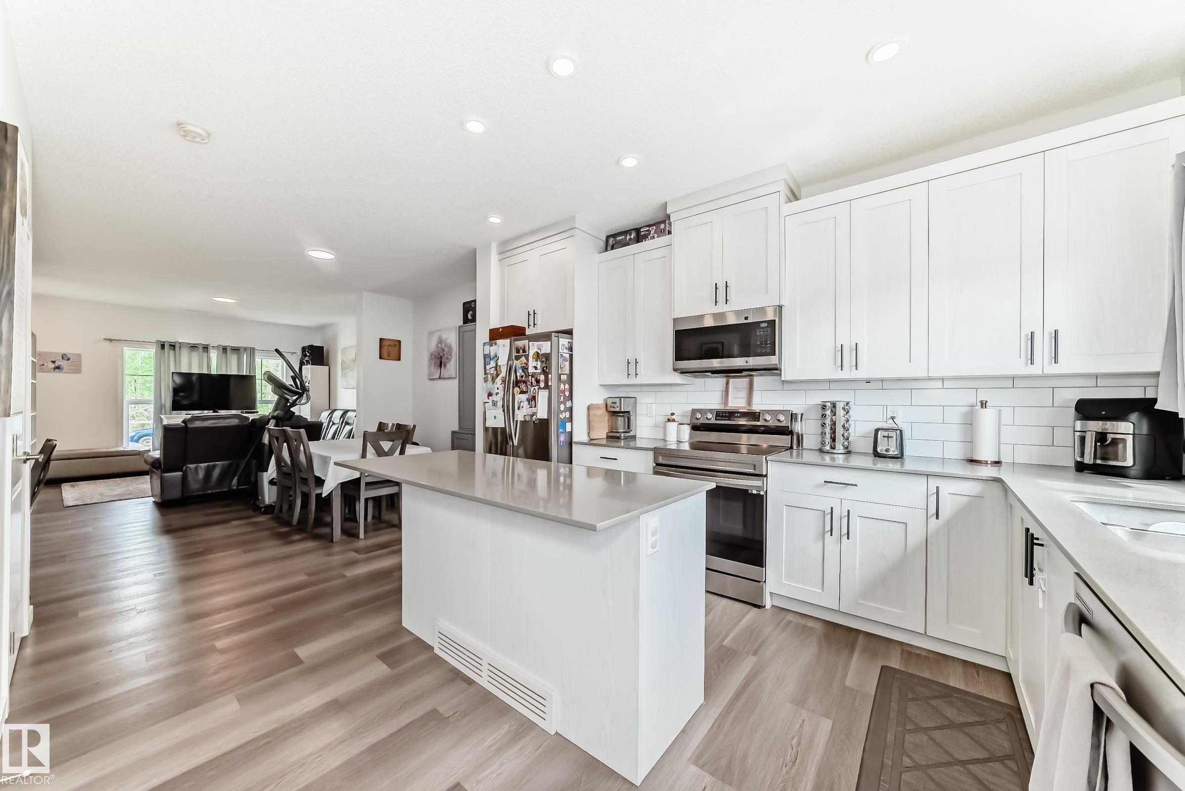 5167 Edgemont Boulevard NW, Edgemont, Edmonton