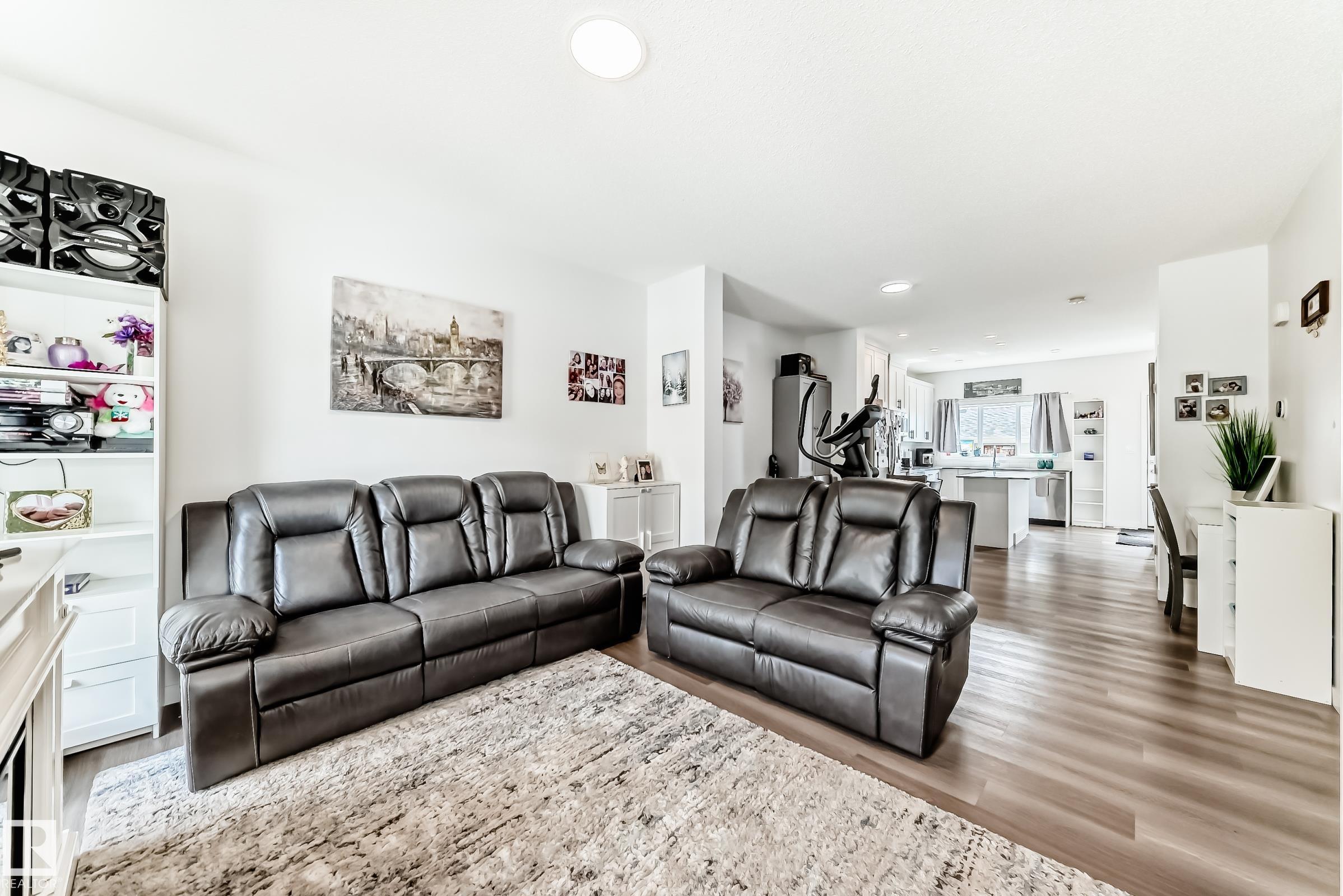 Photo 10 at 5167 Edgemont Boulevard NW, Edgemont, Edmonton