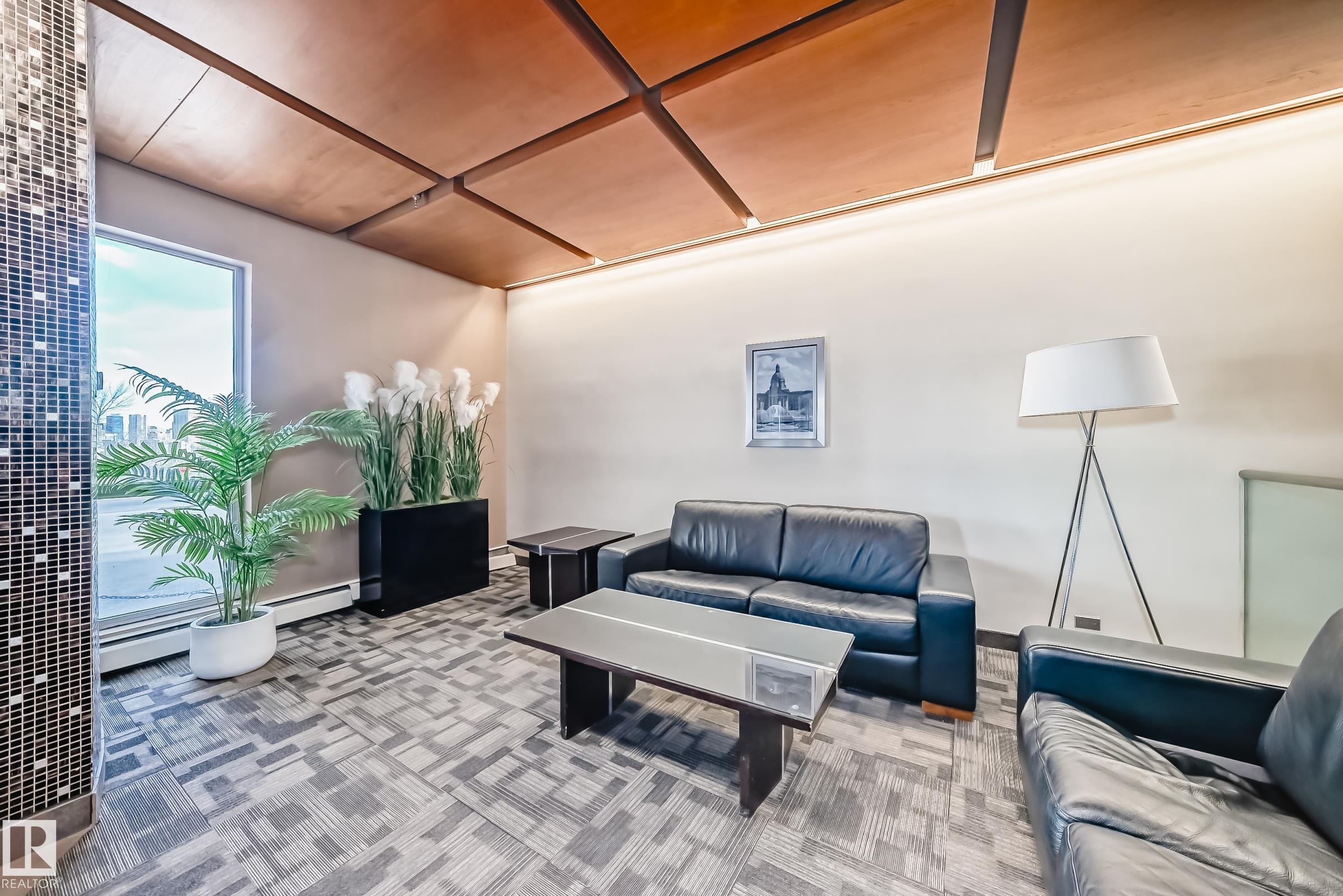 https://zimg.paragon.ice.com/ParagonImages/Property/PM/RAE/225402529/25/0/0/7875c298db73bab3a12231ab194a50be/1/aa9c453e8ddb9799b3b4f97cd6adaaba/225402529-0c4a4235-af54-4247-9f5b-834b51619479.JPG