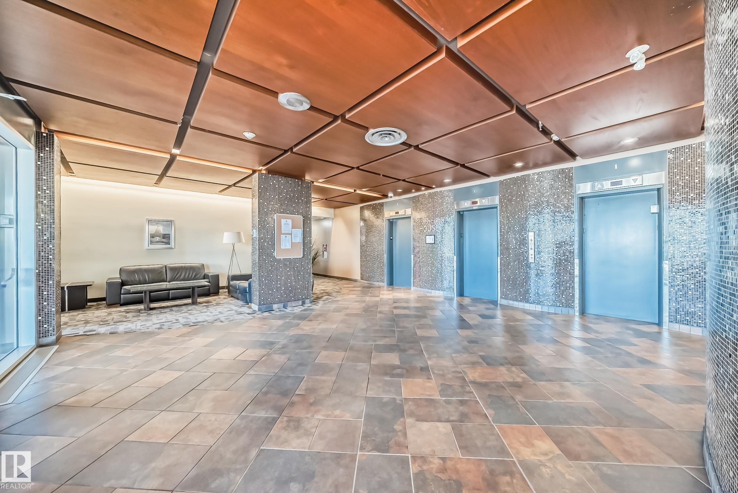 https://zimg.paragon.ice.com/ParagonImages/Property/PM/RAE/225402529/27/0/0/84d2112db3c711803a4f6345bed844f5/1/aa9c453e8ddb9799b3b4f97cd6adaaba/225402529-533c7ab5-4c92-4570-bfee-c46eeb0443fd.JPG