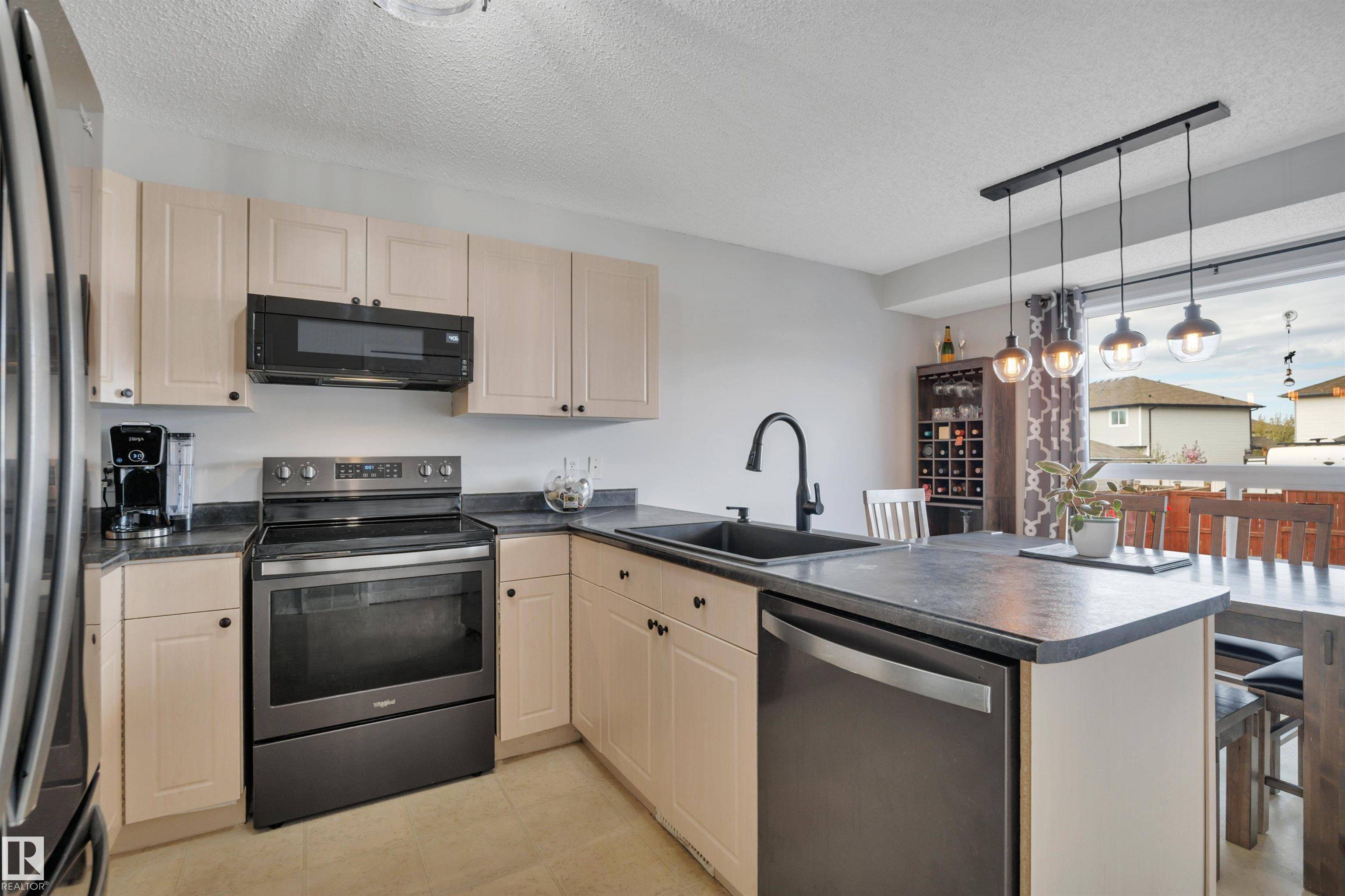 Photo 7 at 18 Southwick point(e), Southfork, Leduc