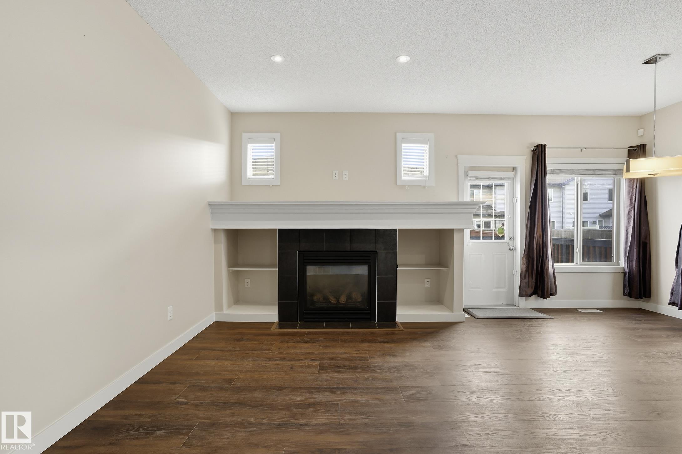 https://zimg.paragon.ice.com/ParagonImages/Property/PM/RAE/225402532/11/0/0/7cb0329726ddedd8012aa9f4eaf0f418/1/c2ce4fb3eb0187155a77965d5b3e16f1/225402532-788902e9-dd1b-48fb-b0e0-b15233131b40.JPG