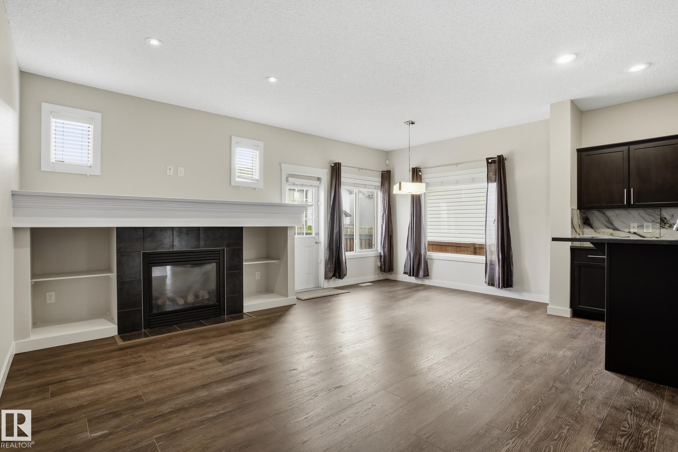 https://zimg.paragon.ice.com/ParagonImages/Property/PM/RAE/225402532/12/0/0/d2f6d7d234770b6d774216c2a331425d/1/c2ce4fb3eb0187155a77965d5b3e16f1/225402532-90ee83f9-e9dc-4058-b149-0ce79f33a21d.JPG