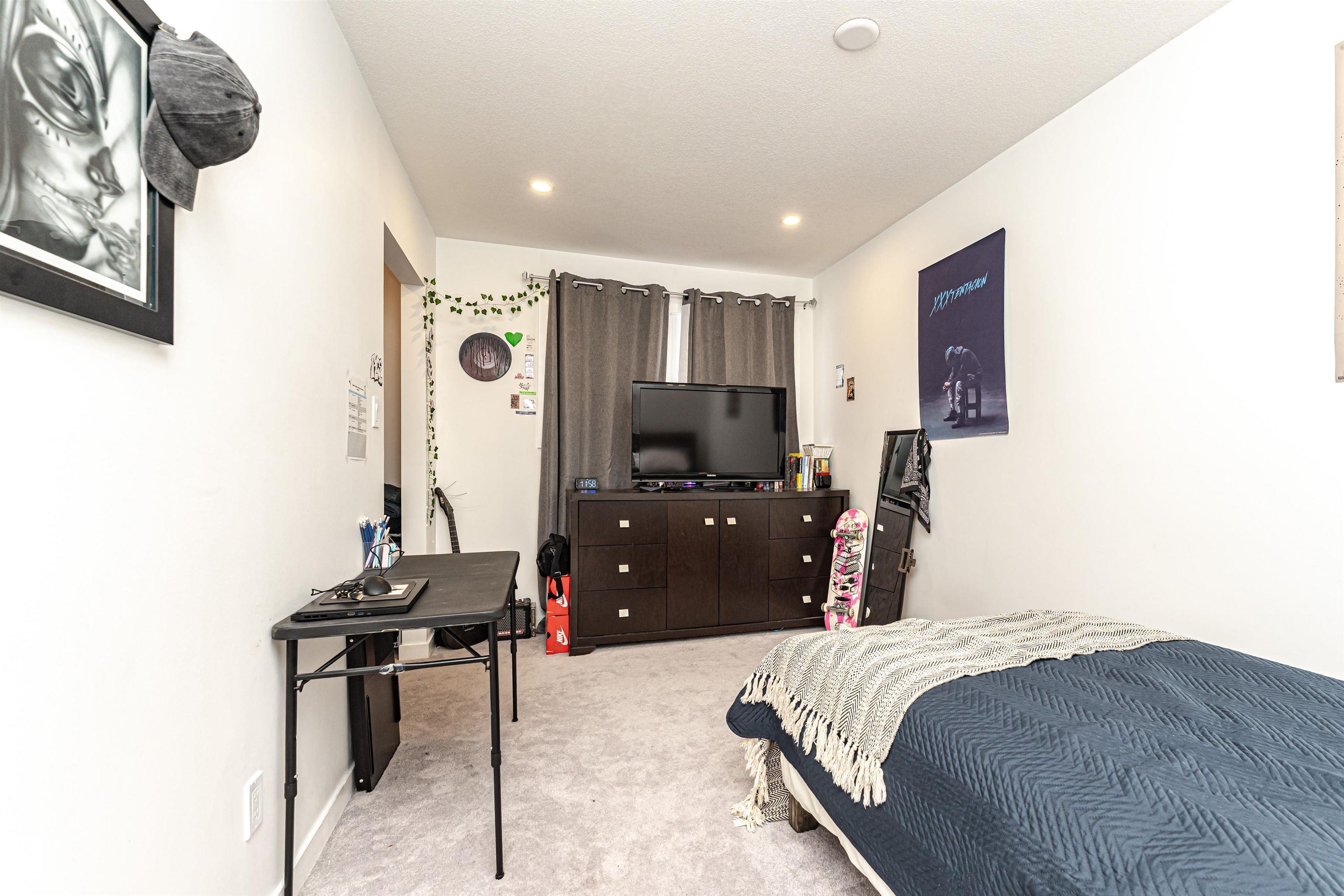 https://zimg.paragon.ice.com/ParagonImages/Property/PM/RAE/225402533/26/0/0/4d4afb2368966e603dbb111c8d2aae09/1/29a39a21965fe58d9c69895c9be92592/225402533-dcadd128-d120-4498-9069-b2f9ac3bdec1.JPG